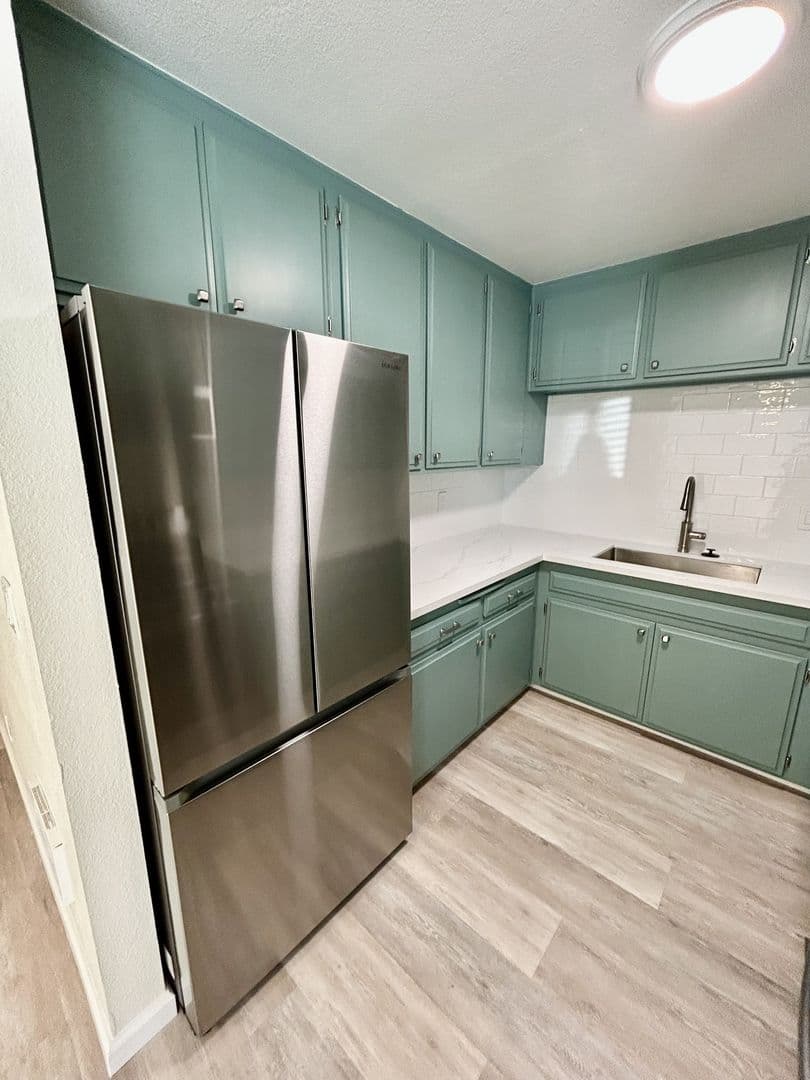 San Diego Apartment: 3736 Jemez Dr #8