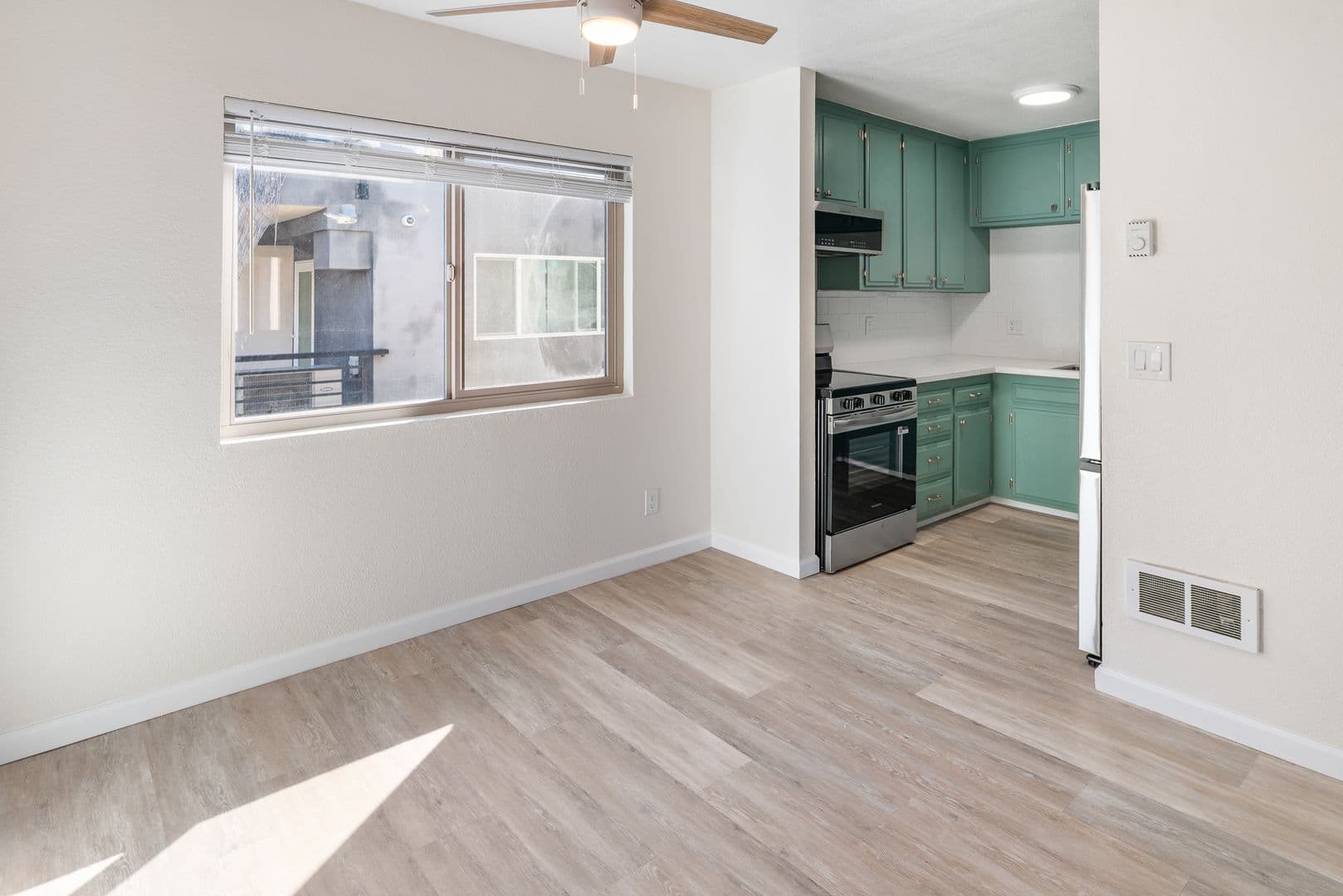 San Diego Apartment: 3736 Jemez Dr #6