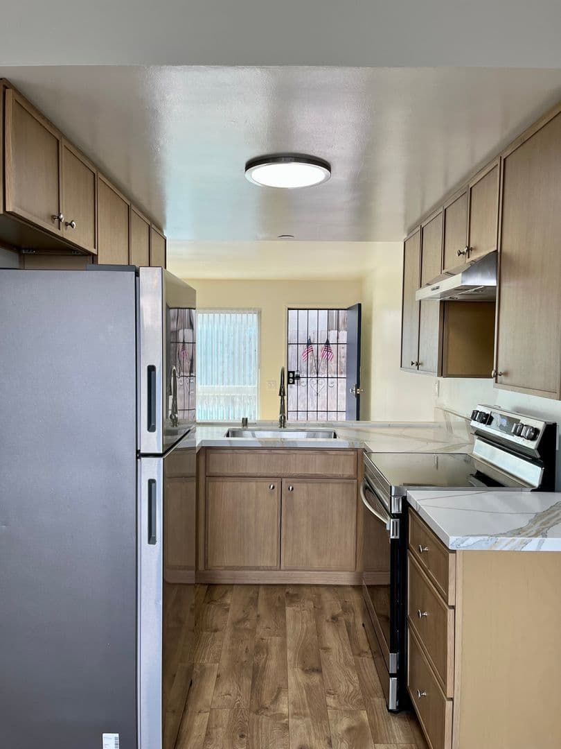 Coronado Apartment: 270 B Avenue  - #D