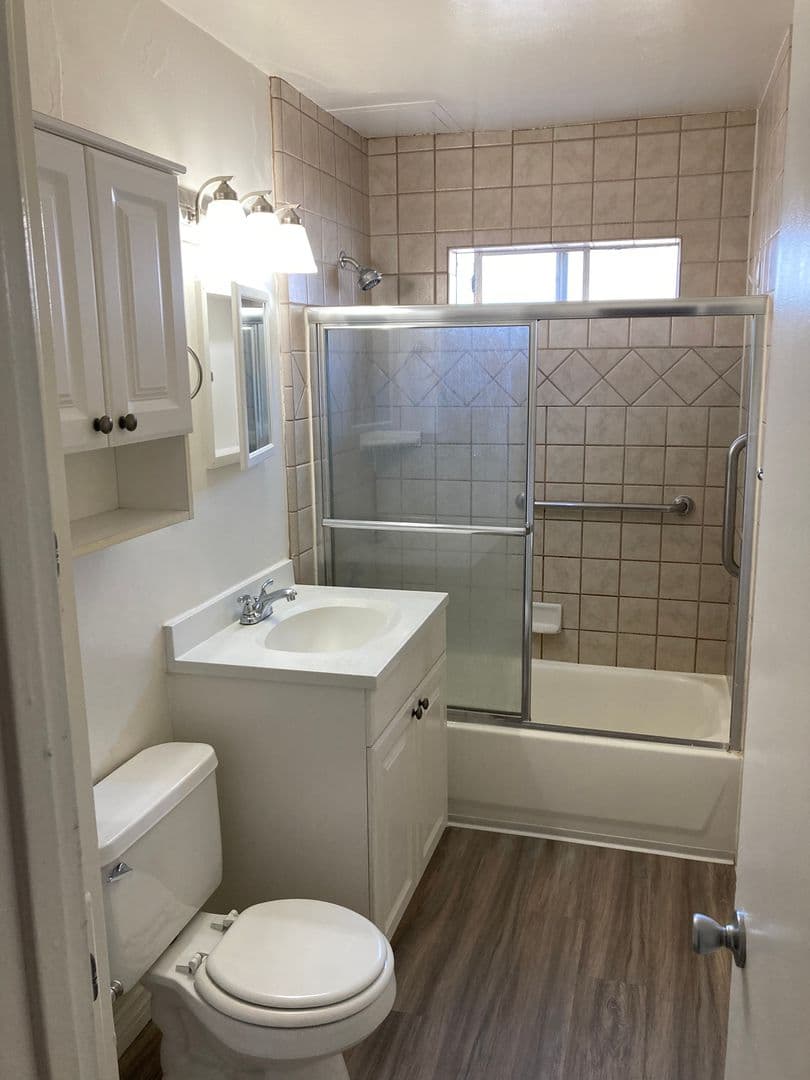 San Diego Apartment: 1239 Hornblend Street, #3