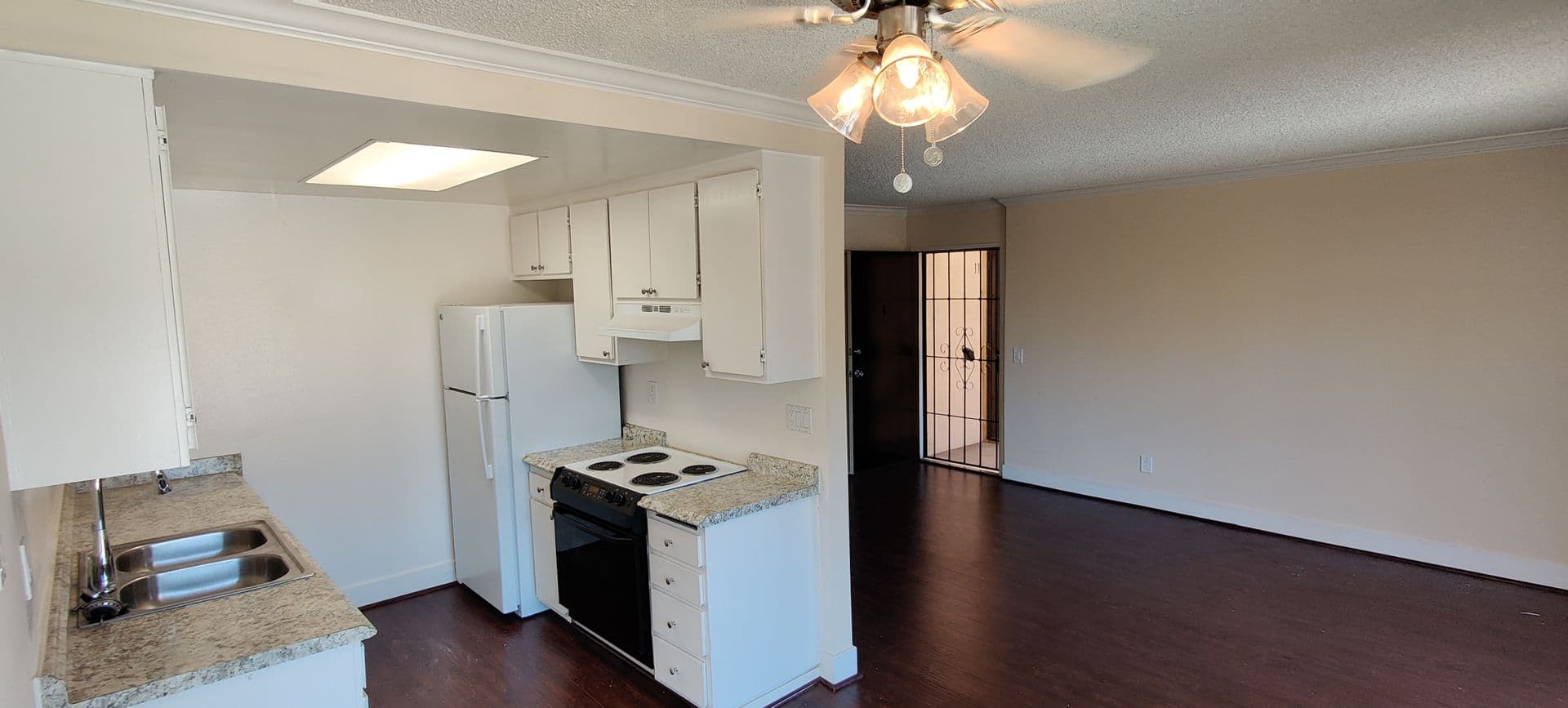 San Diego Apartment: 2030 Cypress Avenue