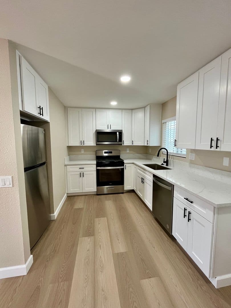 Escondido Apartment: 321 Waverly Place  - 10