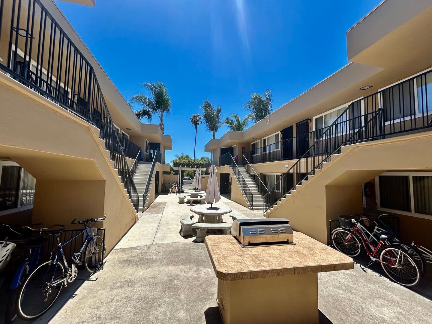 San Diego Apartment: 2236 1/2 Grand Ave