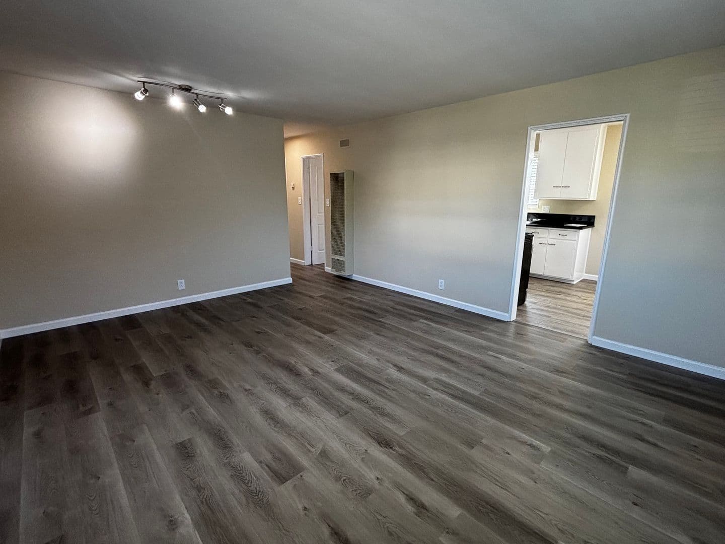 San Diego Apartment: 1017-1031 Diamond Street
