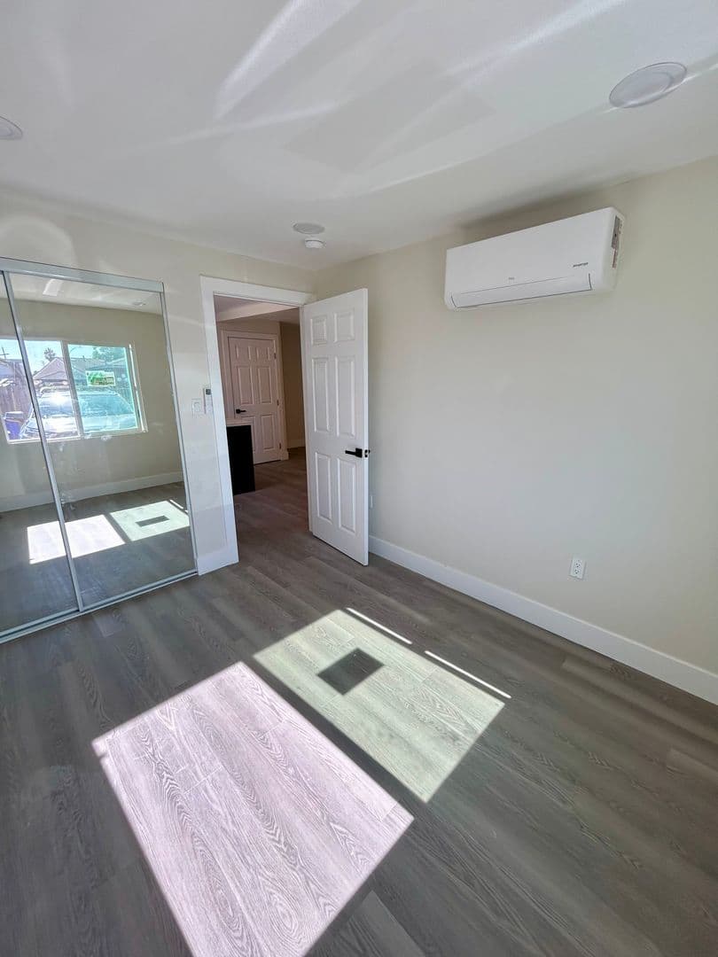 San Diego Apartment: 4776-4778 1/2 Castle Avenue  - 4774