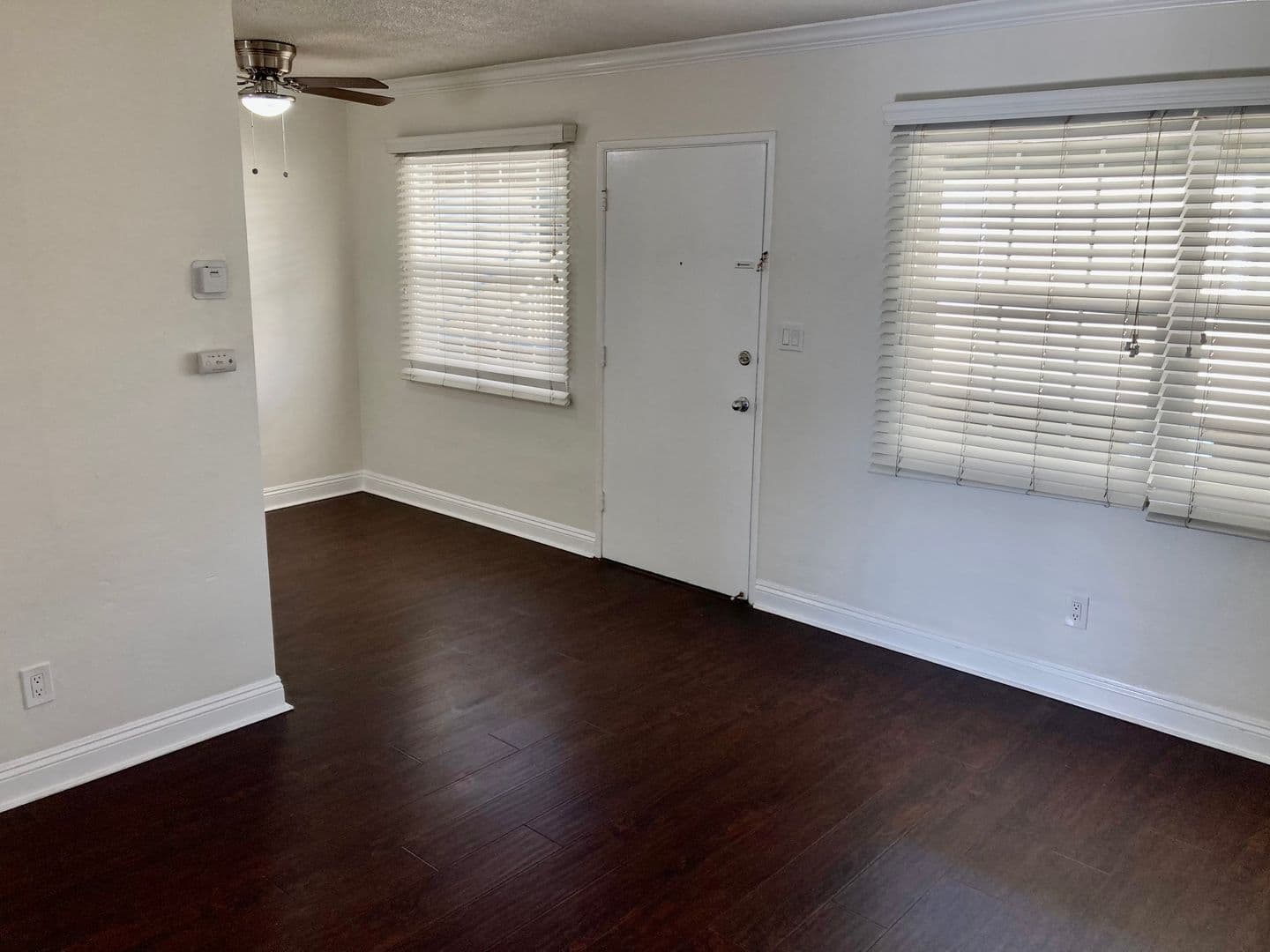 Coronado Apartment: 129-143 D Avenue