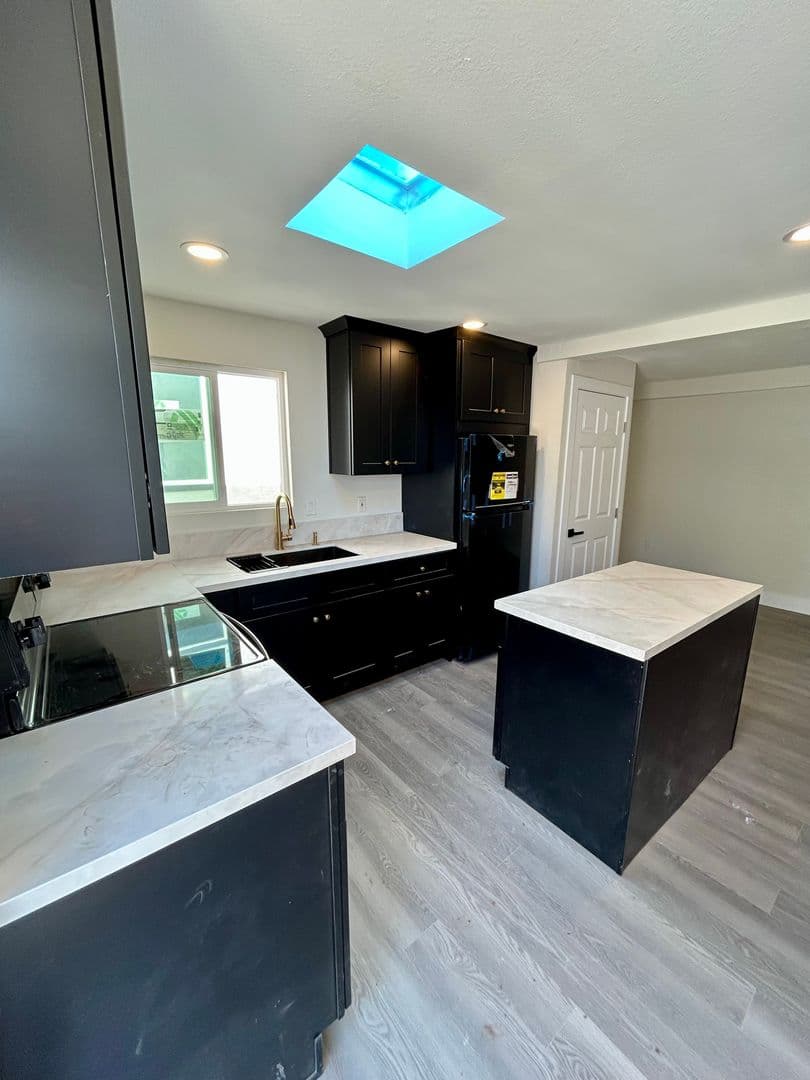 San Diego Apartment: 4776-4778 1/2 Castle Avenue  - 4774