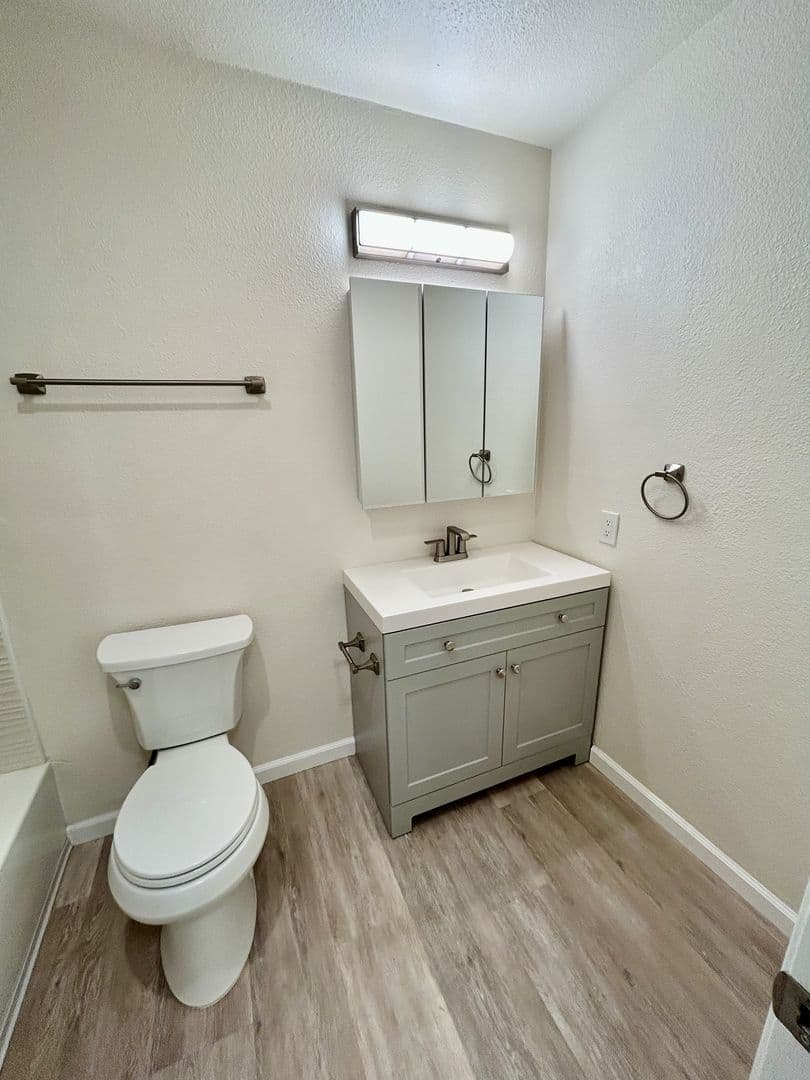 San Diego Apartment: 3736 Jemez Dr #8