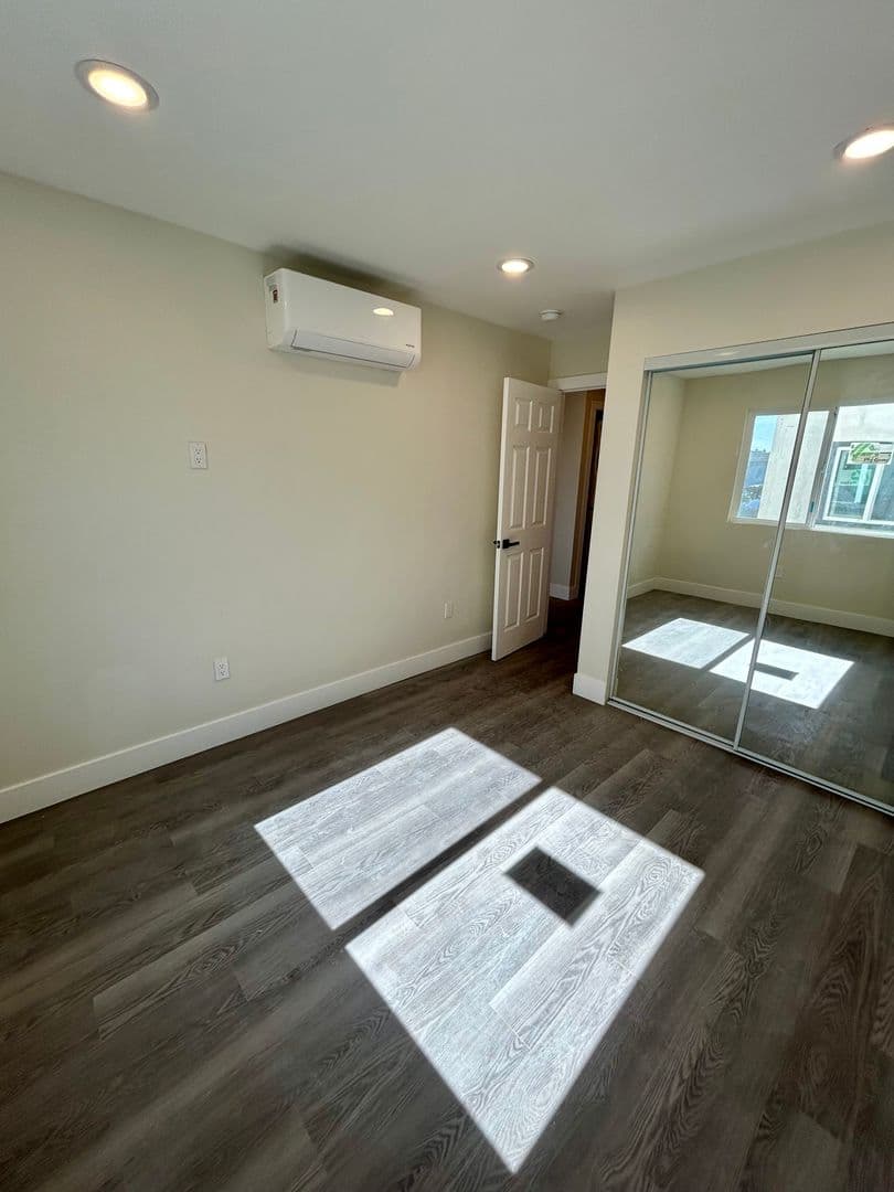 San Diego Apartment: 4776-4778 1/2 Castle Avenue  - 4782