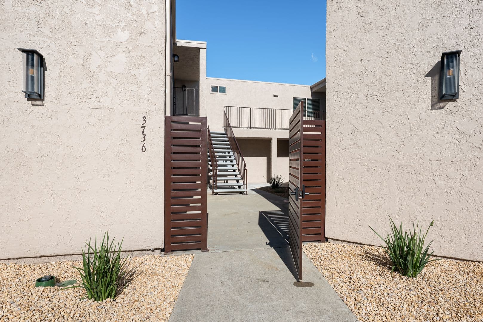 San Diego Apartment: 3736 Jemez Dr #8