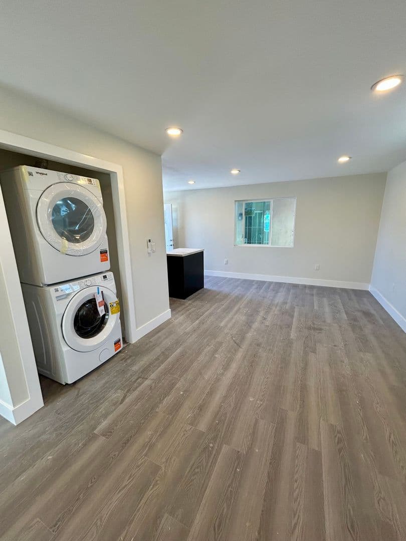 San Diego Apartment: 4776-4778 1/2 Castle Avenue  - 4782