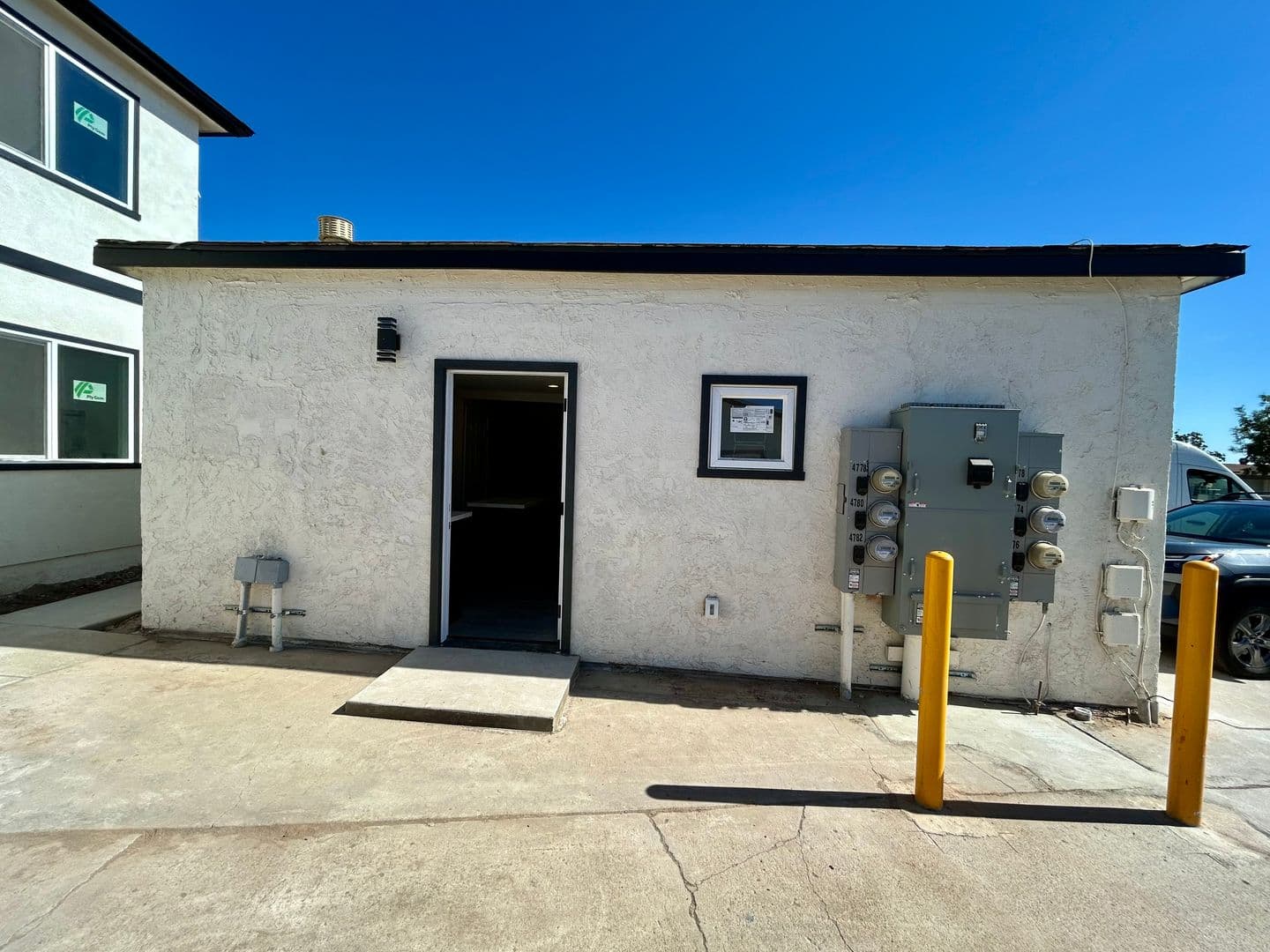 San Diego Apartment: 4776-4778 1/2 Castle Avenue  - 4774