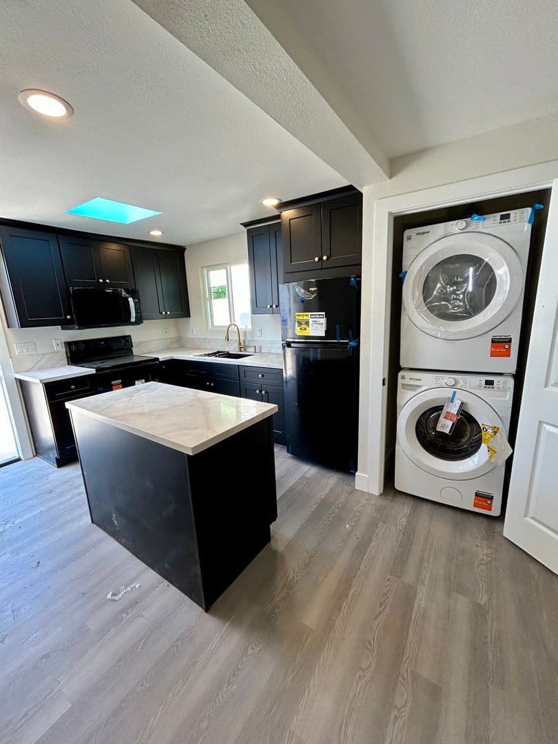 San Diego Apartment: 4776-4778 1/2 Castle Avenue  - 4774