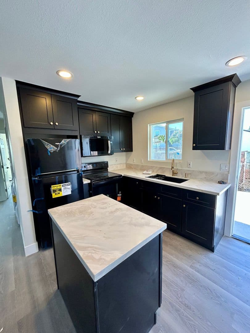 San Diego Apartment: 4776-4778 1/2 Castle Avenue  - 4782