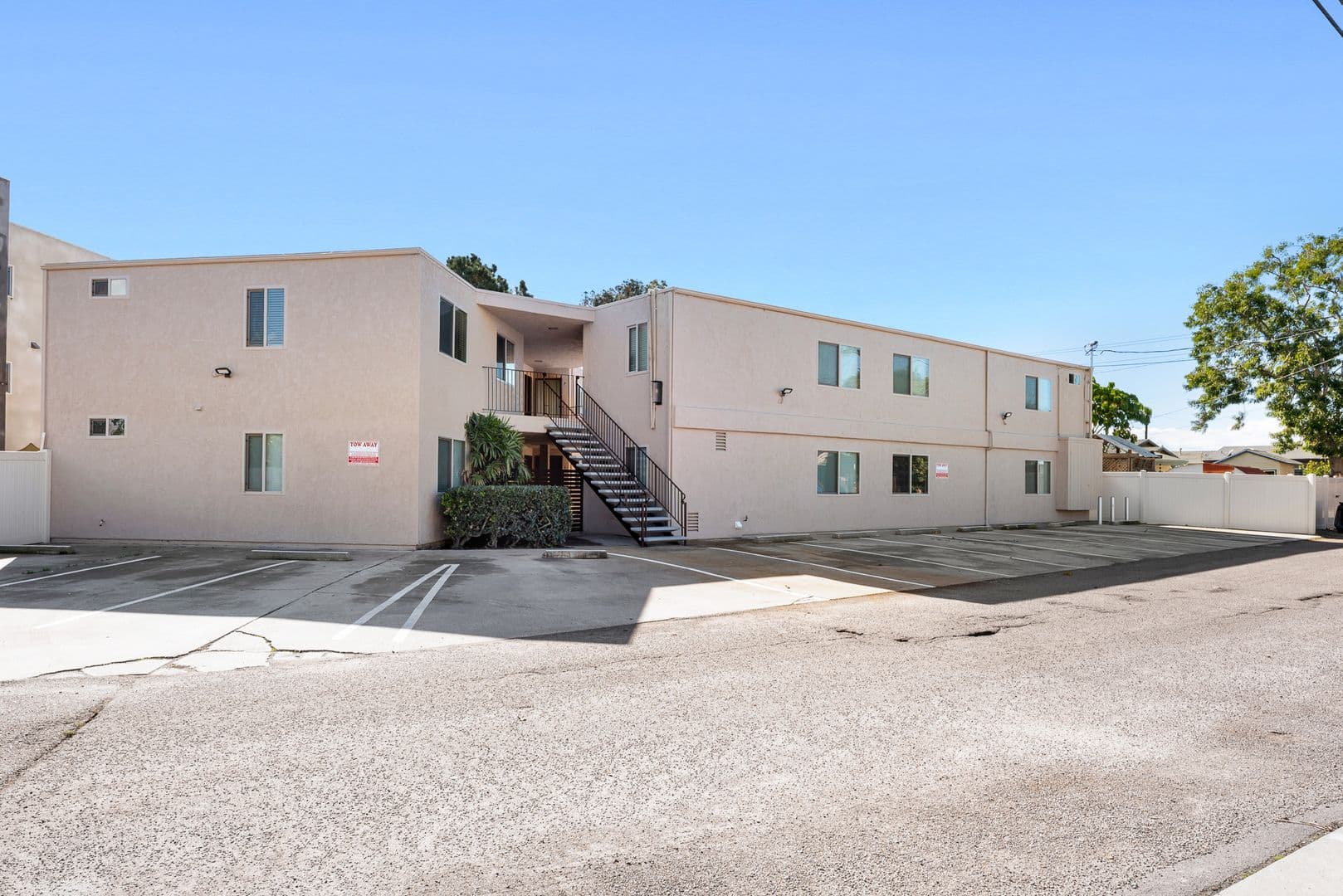 San Diego Apartment: 3736 Jemez Dr #6