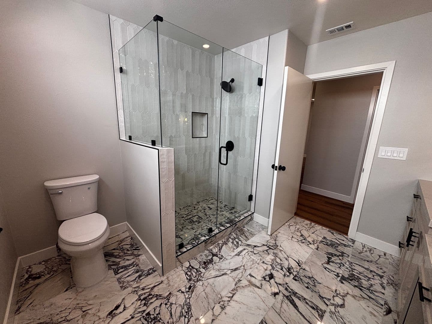 La Jolla Apartment: 344 Prospect St