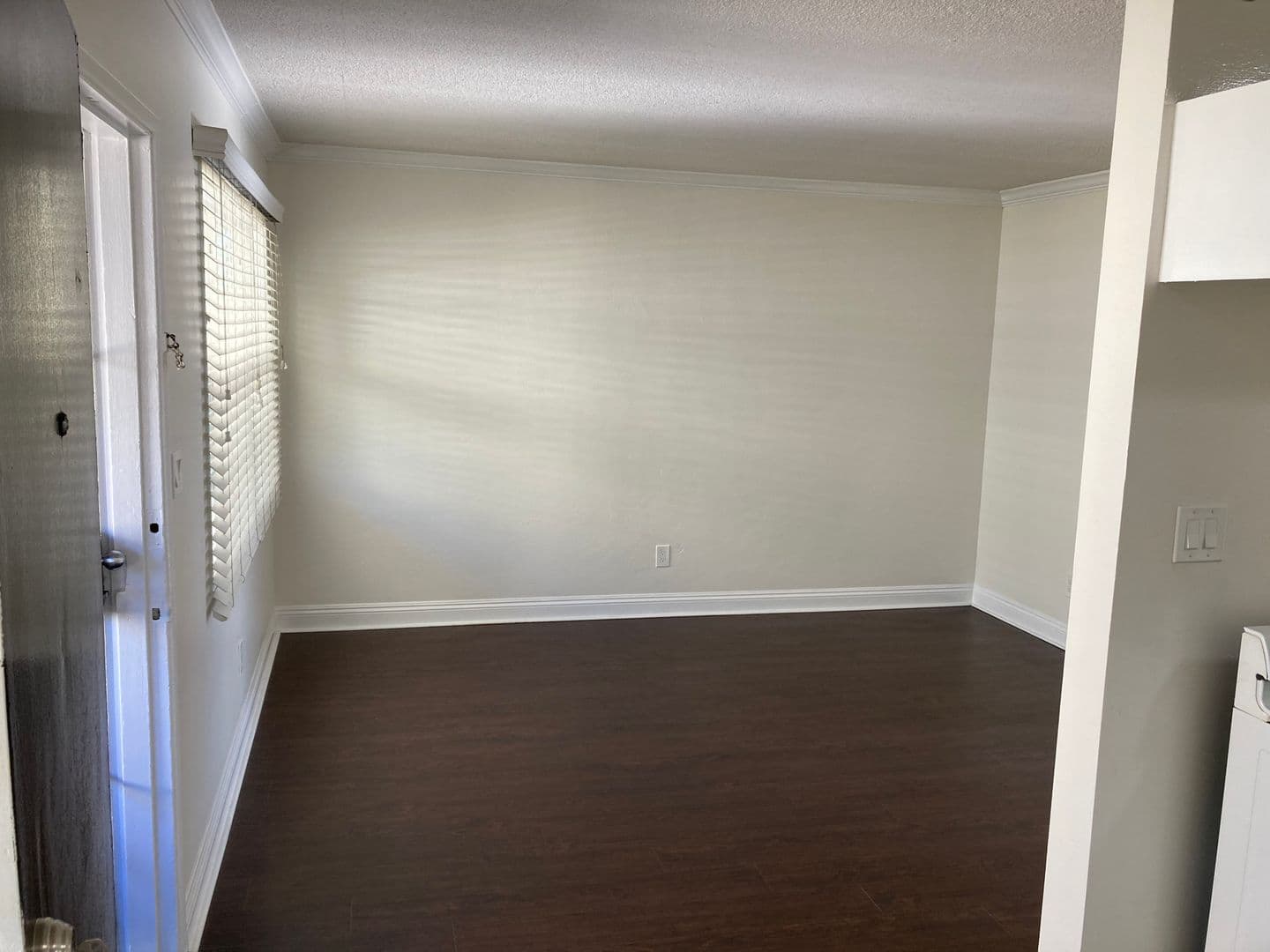 Coronado Apartment: 129-143 D Avenue