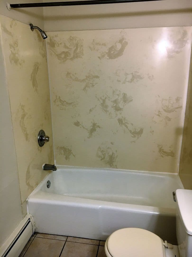 Columbus Apartment: 676 Riverview Dr.