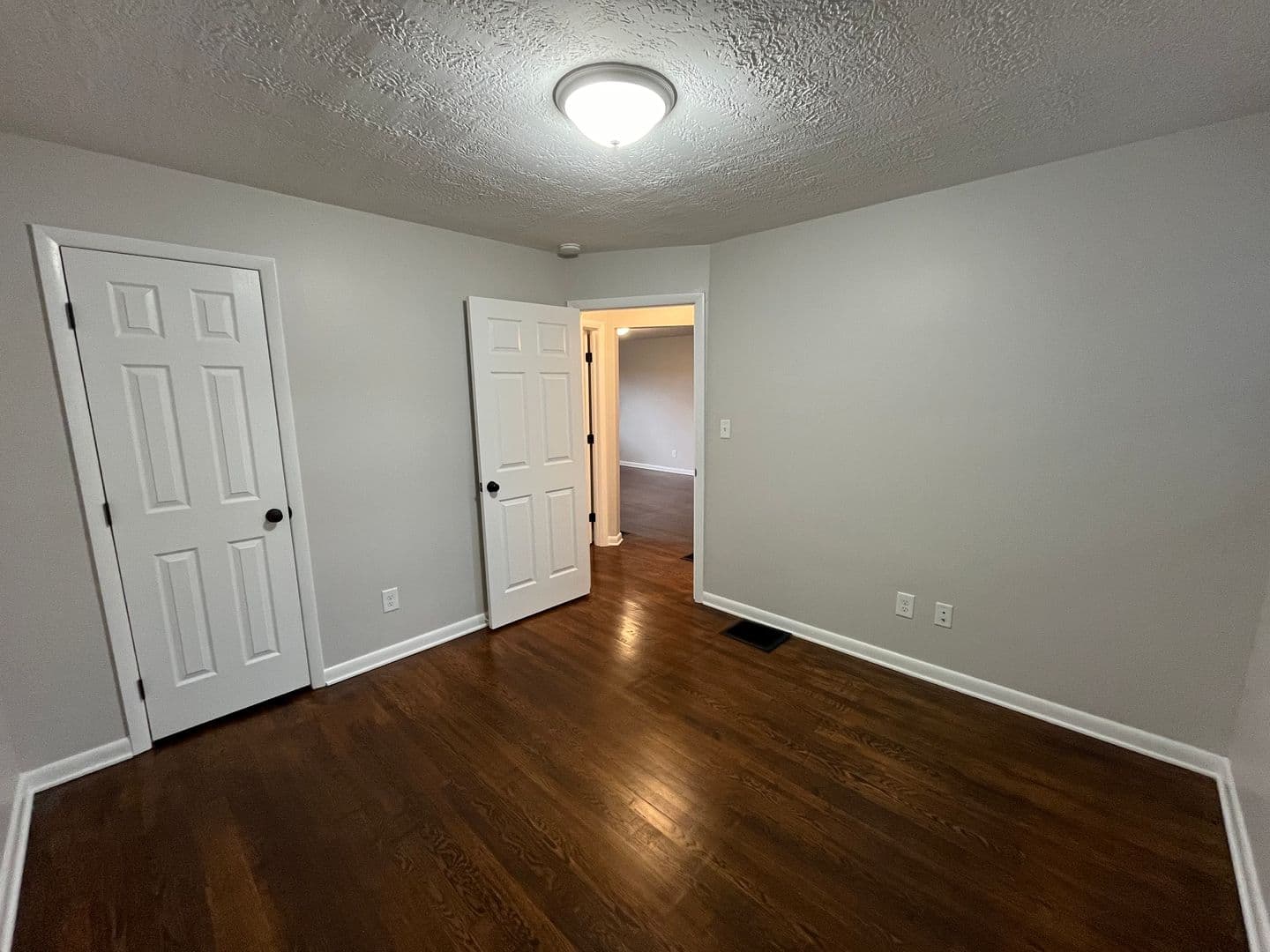 Columbus Apartment: 4964-4976 Fuller Dr.