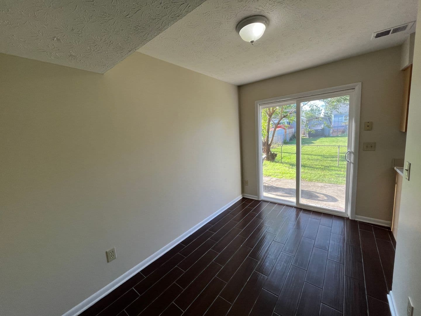 Columbus Apartment: 1441 Elmore Avenue