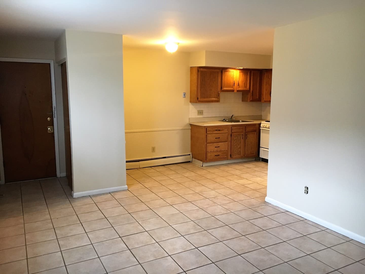 Columbus Apartment: 676 Riverview Dr.