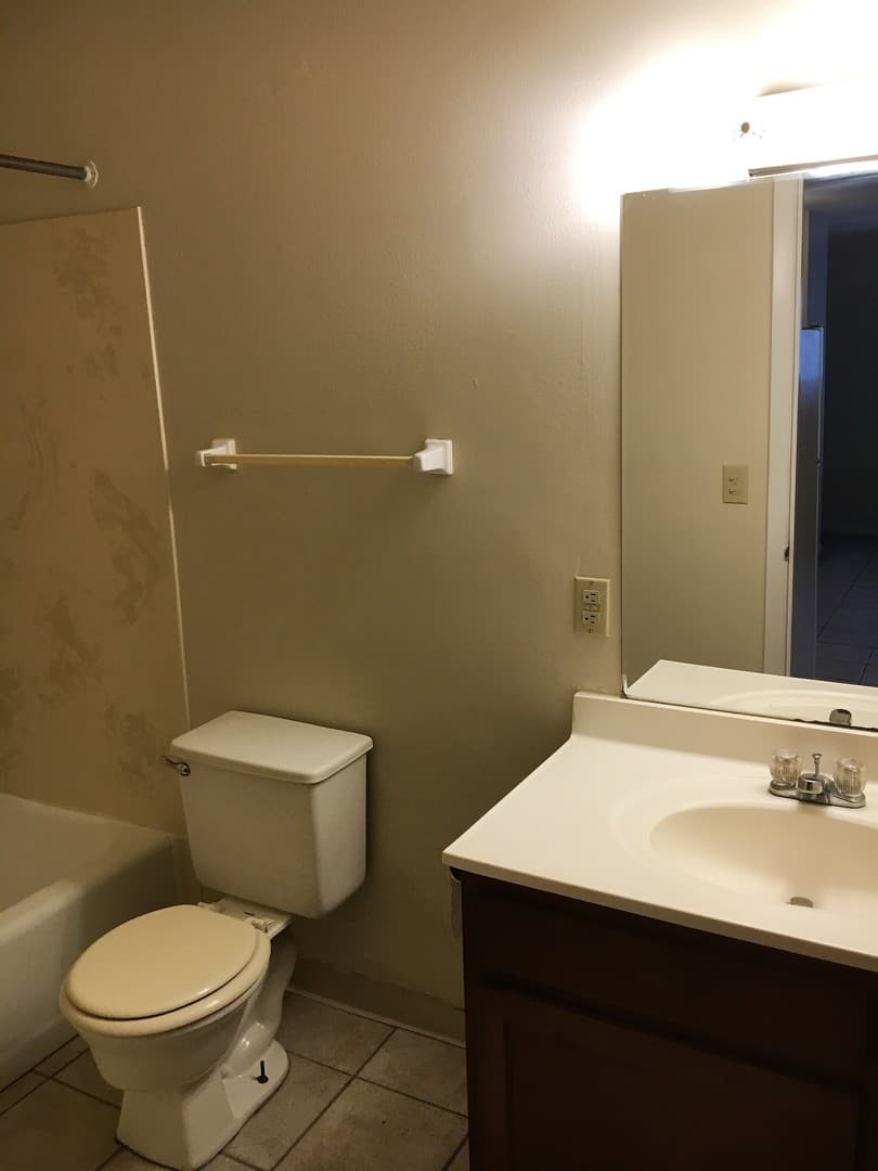 Columbus Apartment: 676 Riverview Dr.