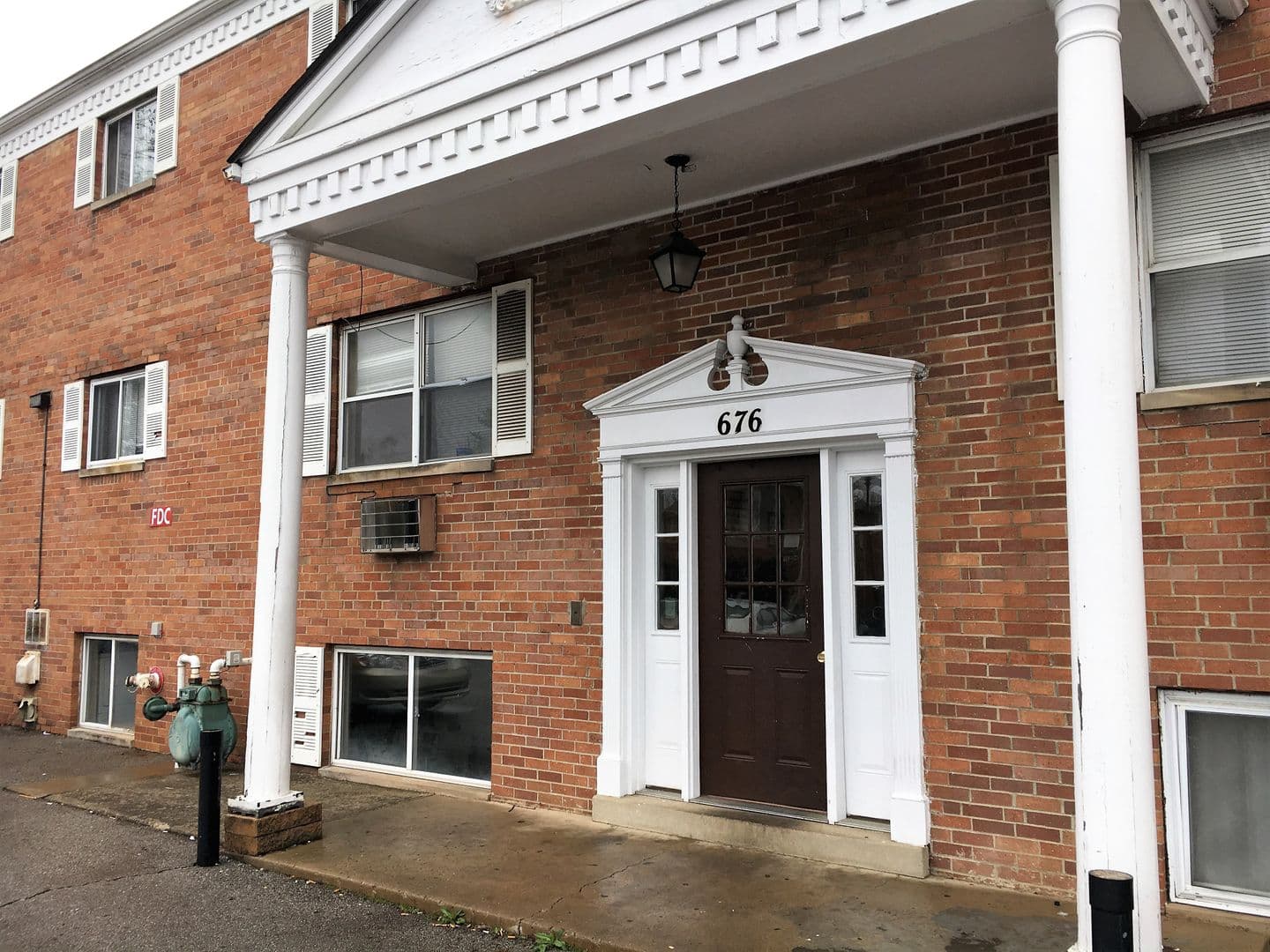 Columbus Apartment: 676 Riverview Dr.