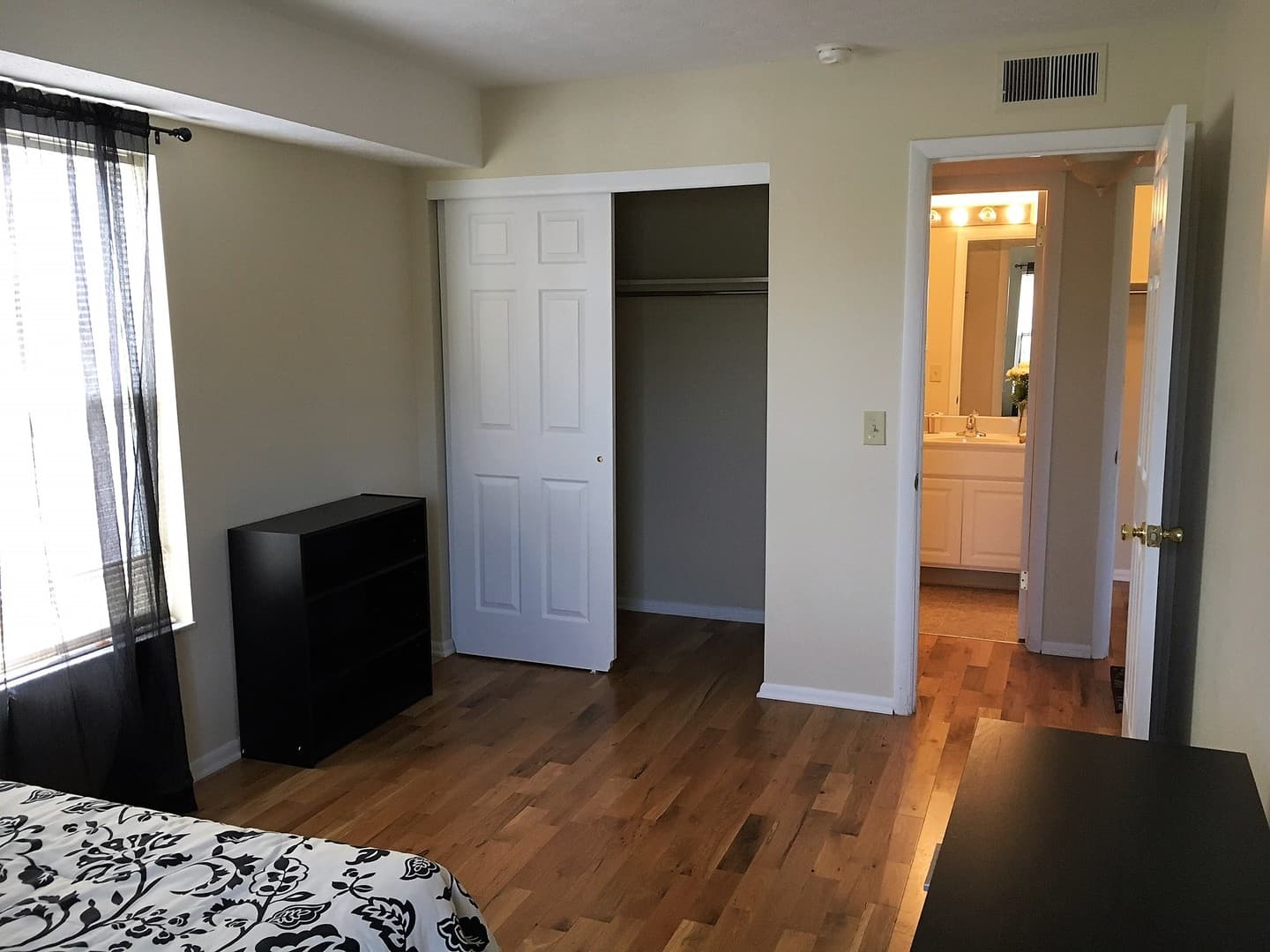 Columbus Apartment: 4086 Karl Rd.