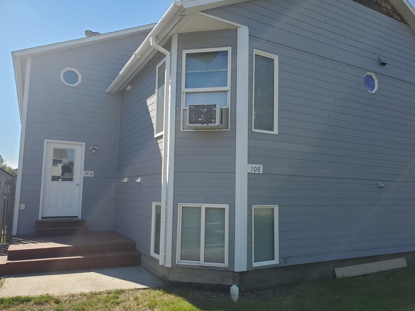 Belgrade House: 108 11th Street, Unit B