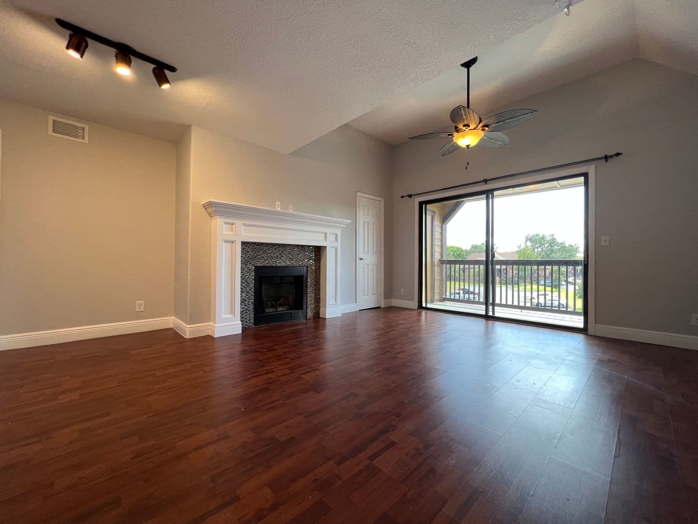 Altamonte Springs Condo: 364 Northpointe Ct #303