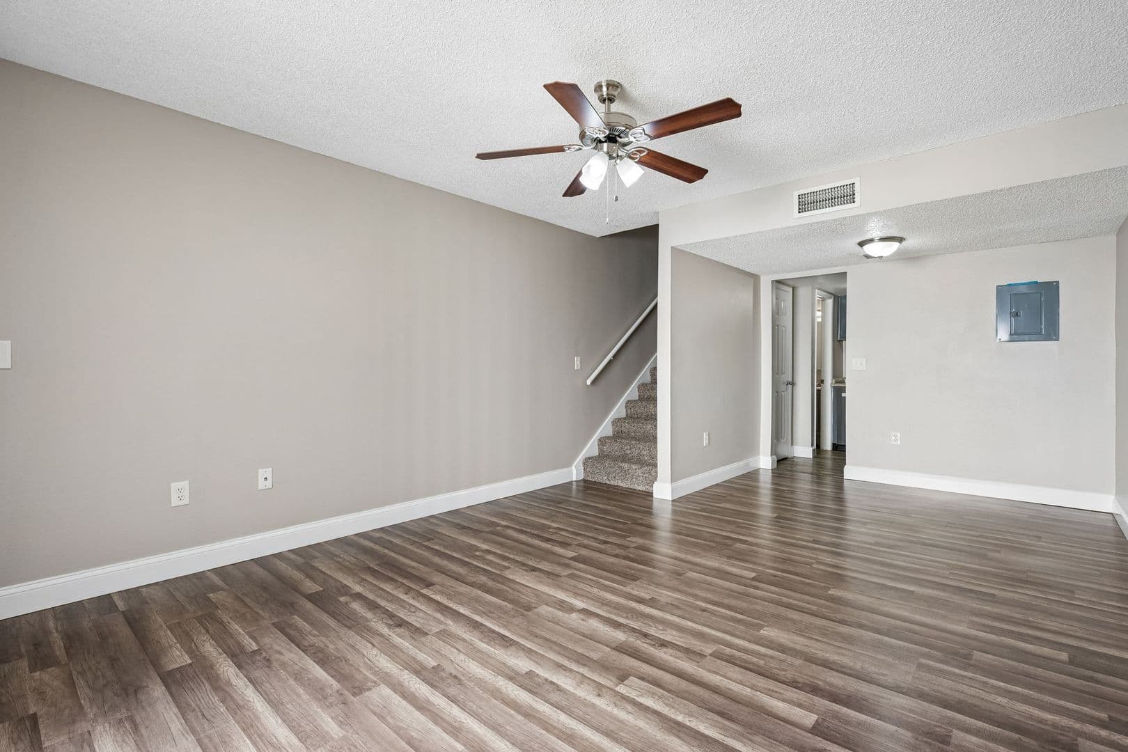 Orlando Condo: 4149 S Semoran Blvd #5