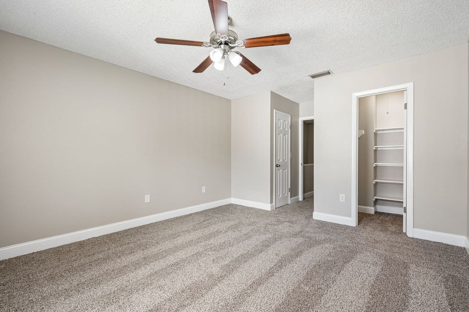 Orlando Condo: 4149 S Semoran Blvd #5