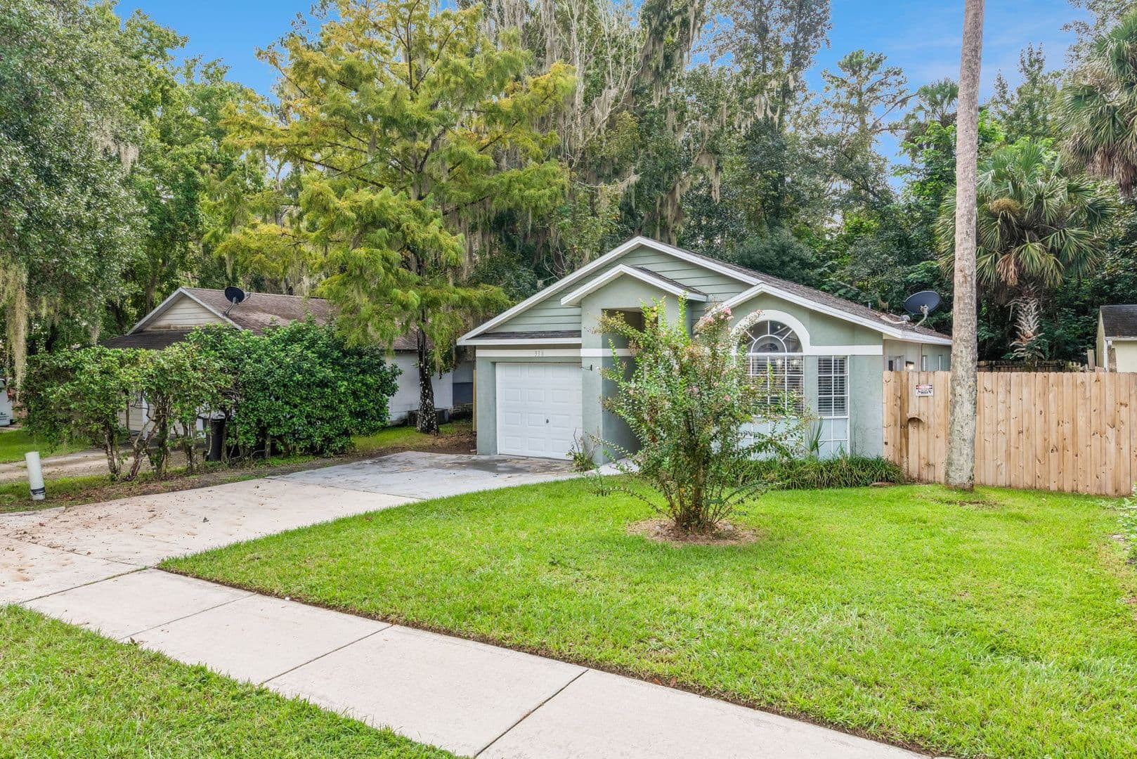 Apopka House: 316 McCoy Village Court