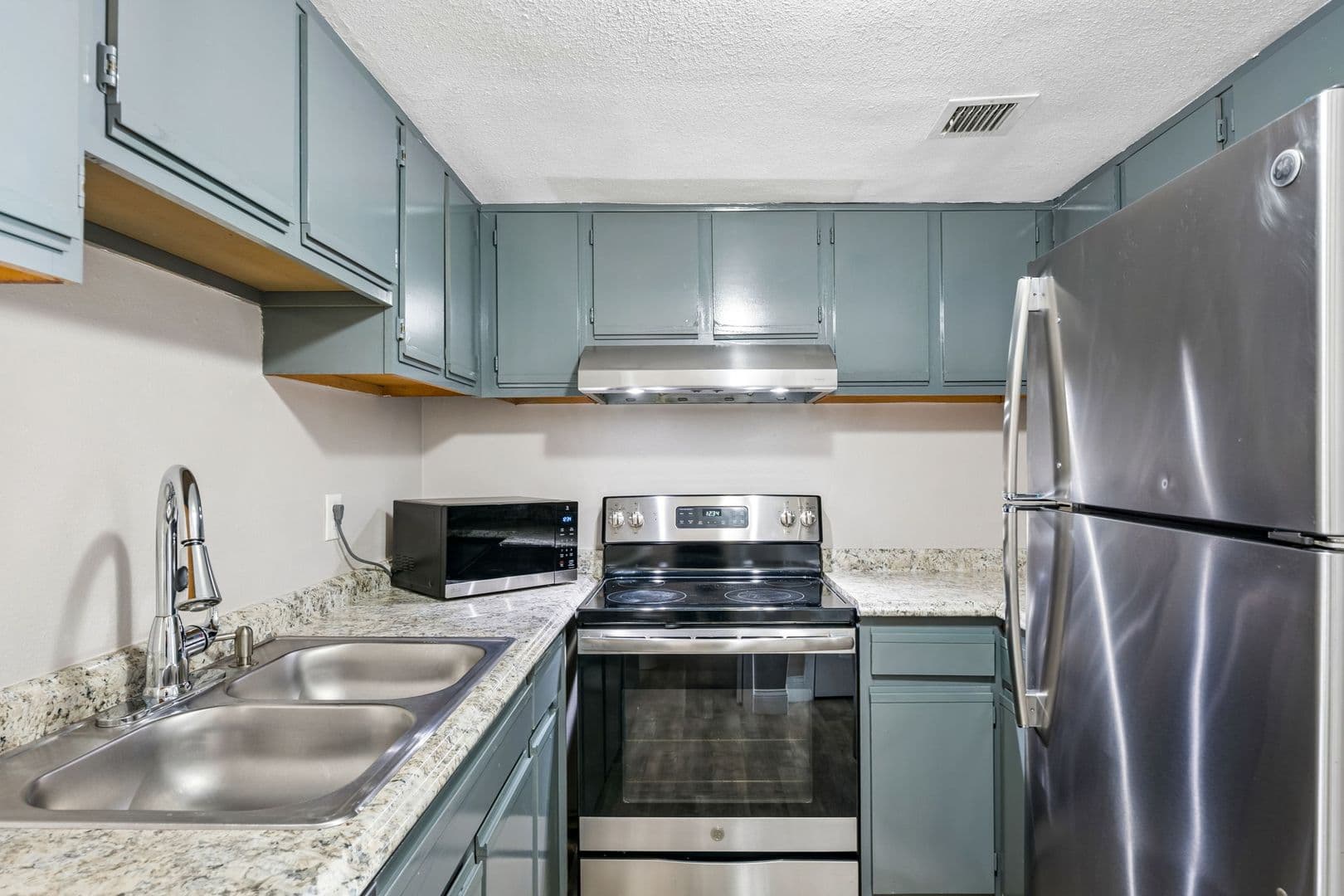 Orlando Condo: 4149 S Semoran Blvd #5