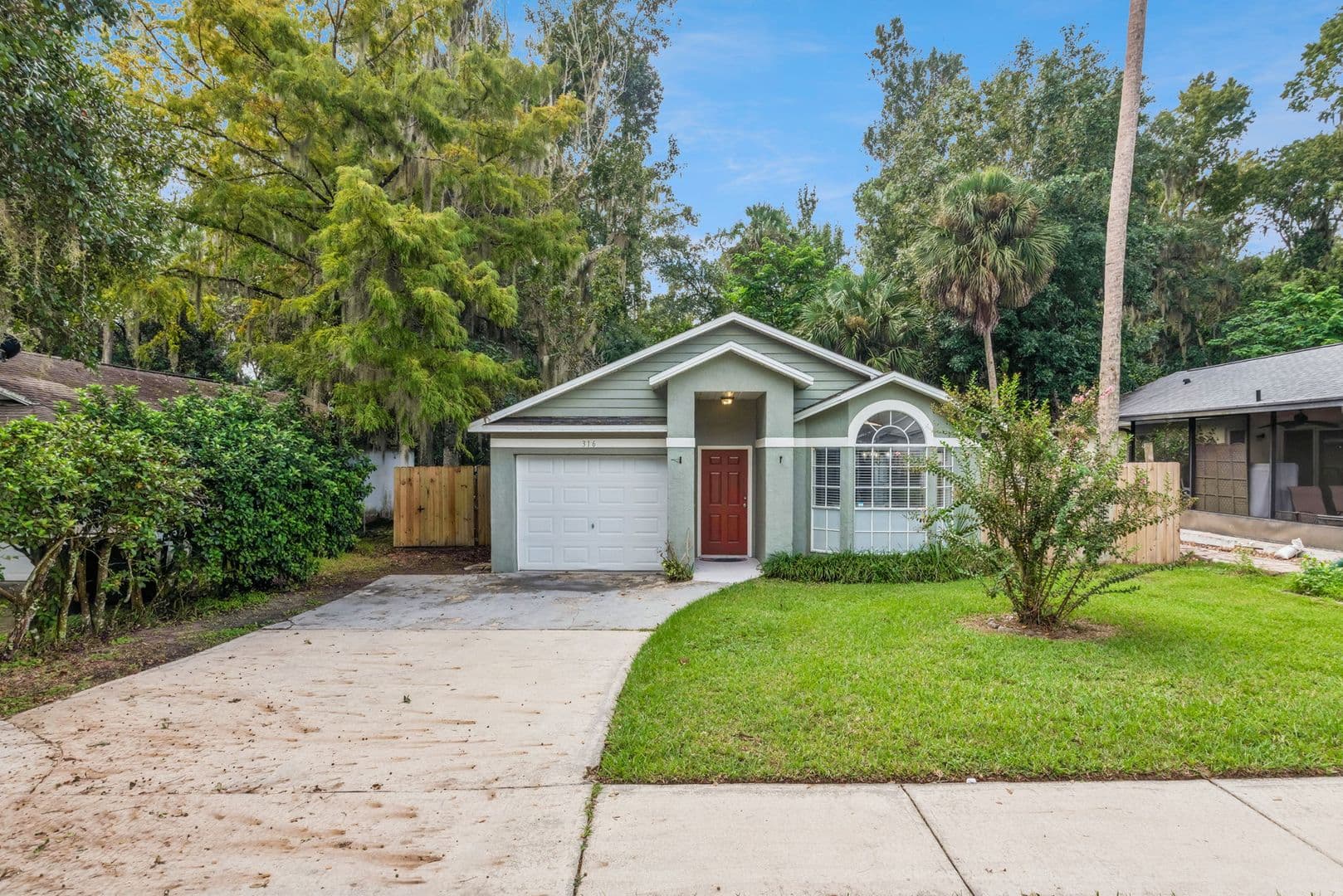 Apopka House: 316 McCoy Village Court
