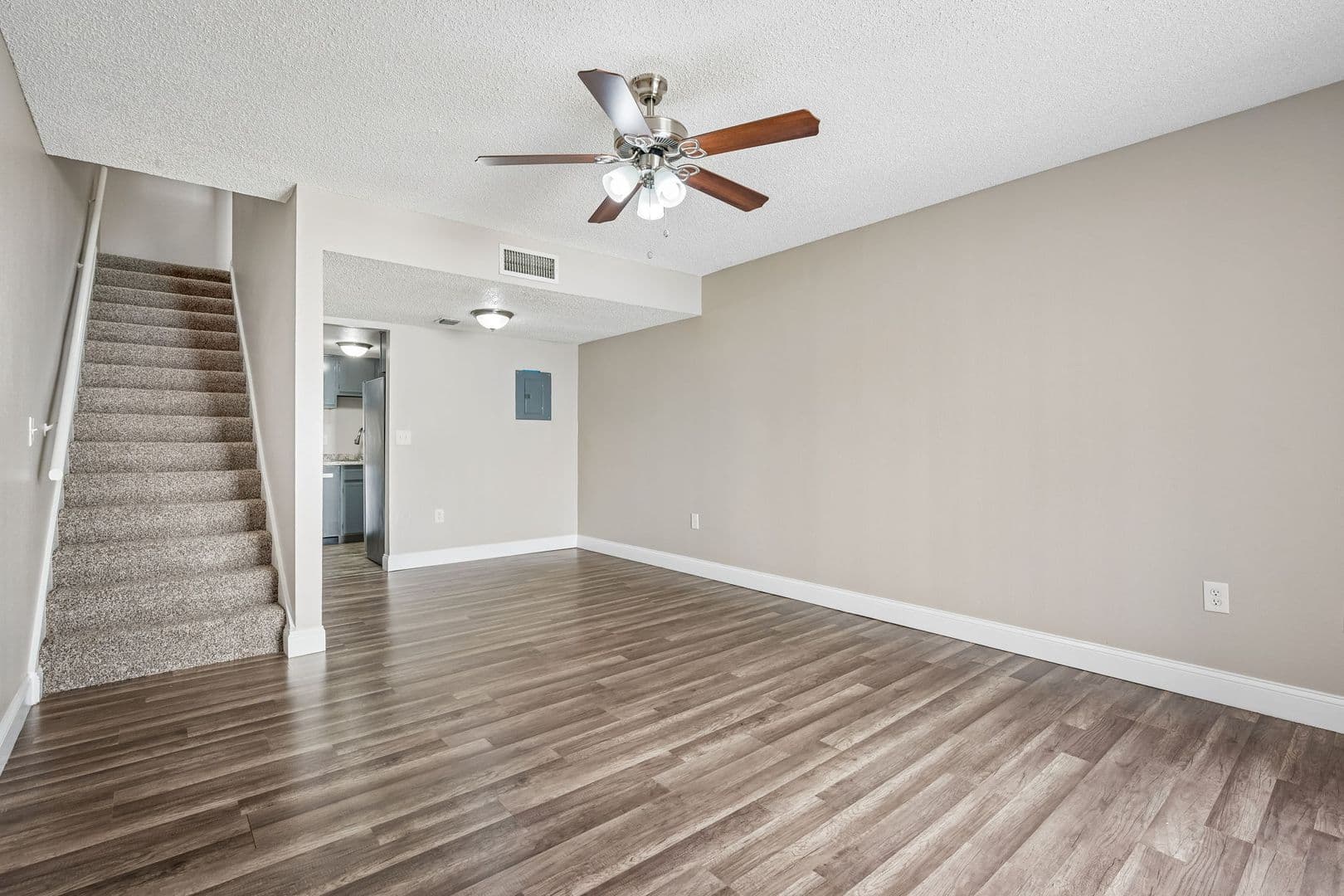Orlando Condo: 4149 S Semoran Blvd #5