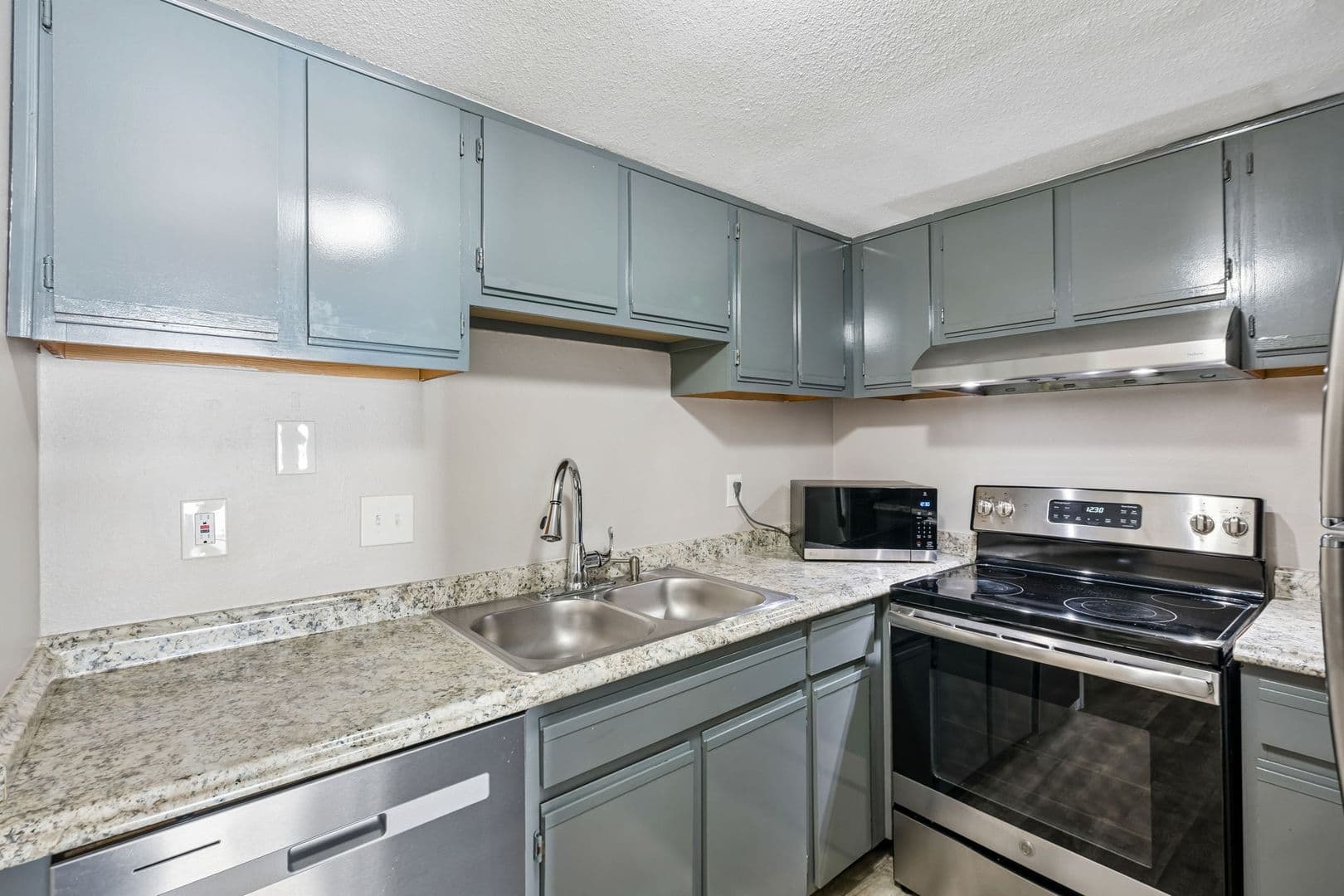 Orlando Condo: 4149 S Semoran Blvd #5