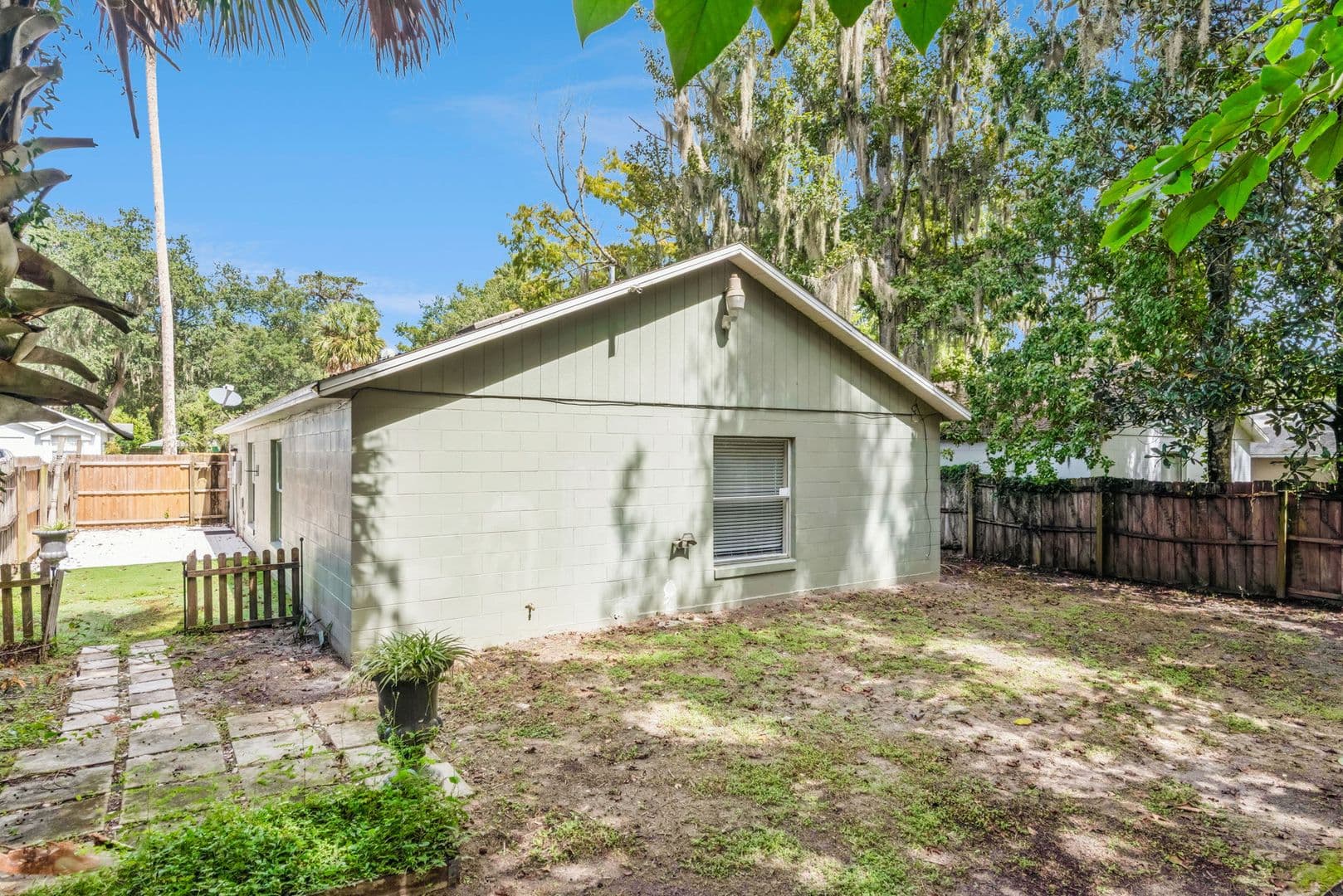 Apopka House: 316 McCoy Village Court