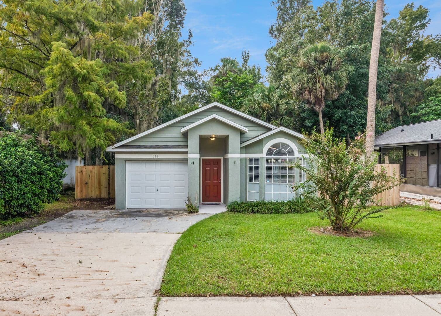 Apopka House: 316 McCoy Village Court
