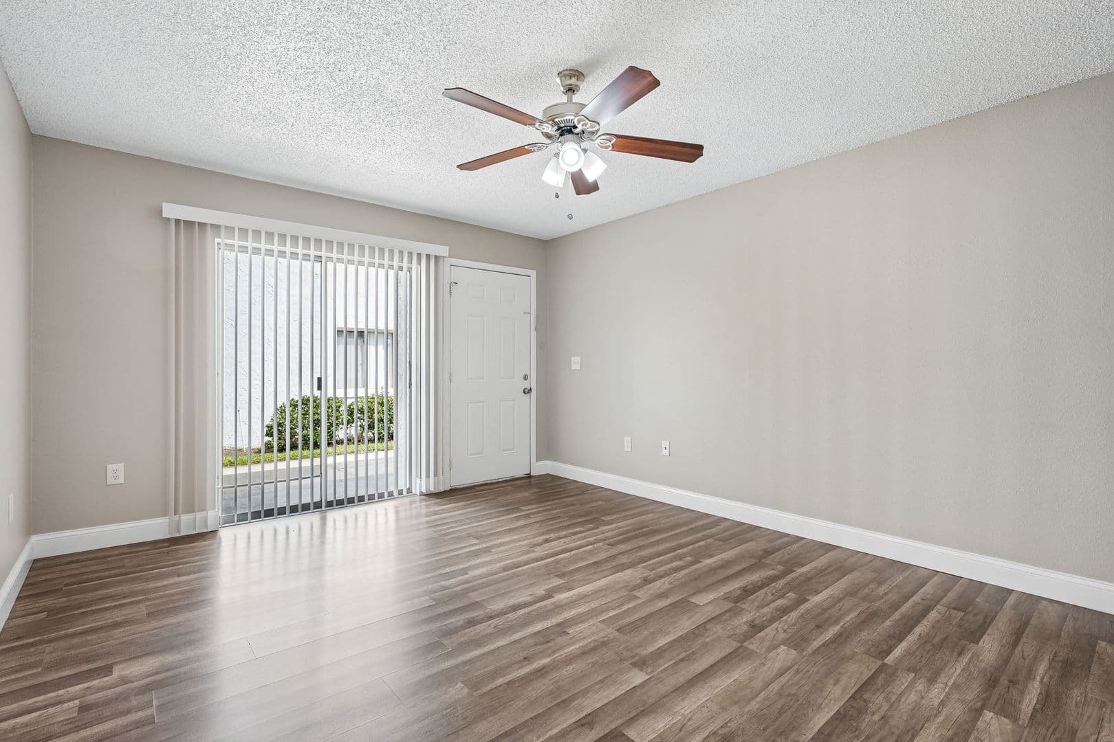 Orlando Condo: 4149 S Semoran Blvd #5