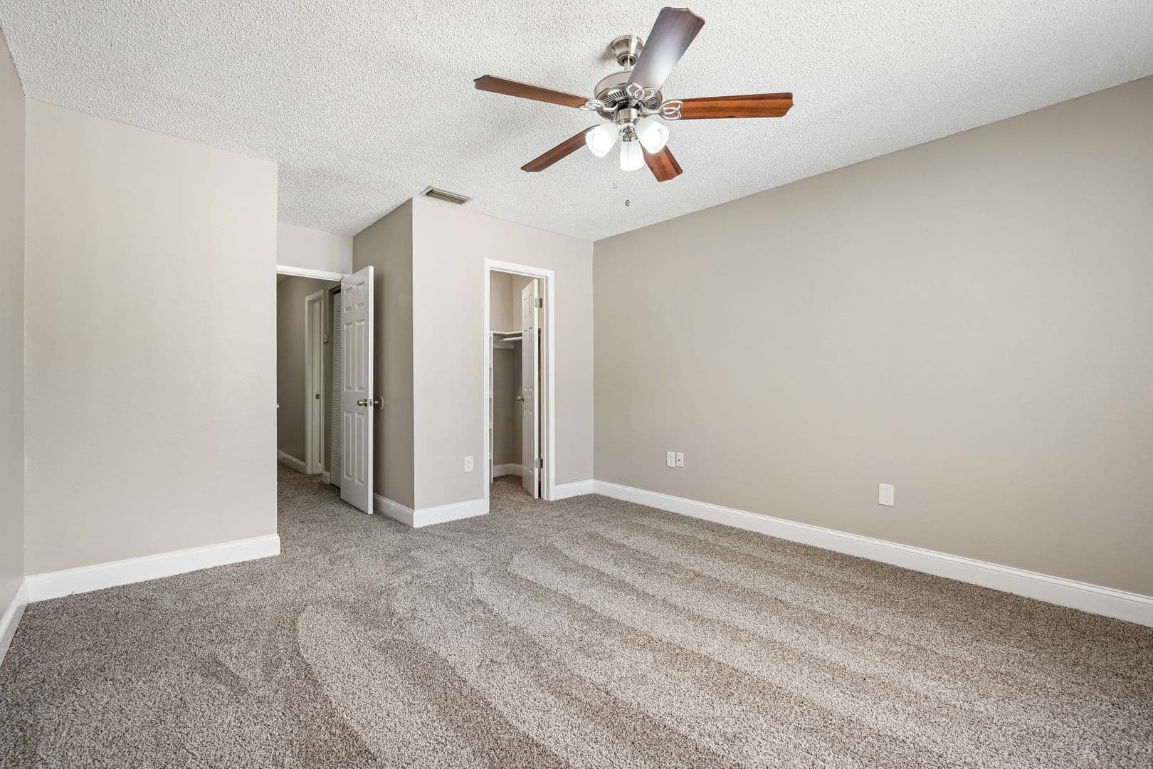 Orlando Condo: 4149 S Semoran Blvd #5