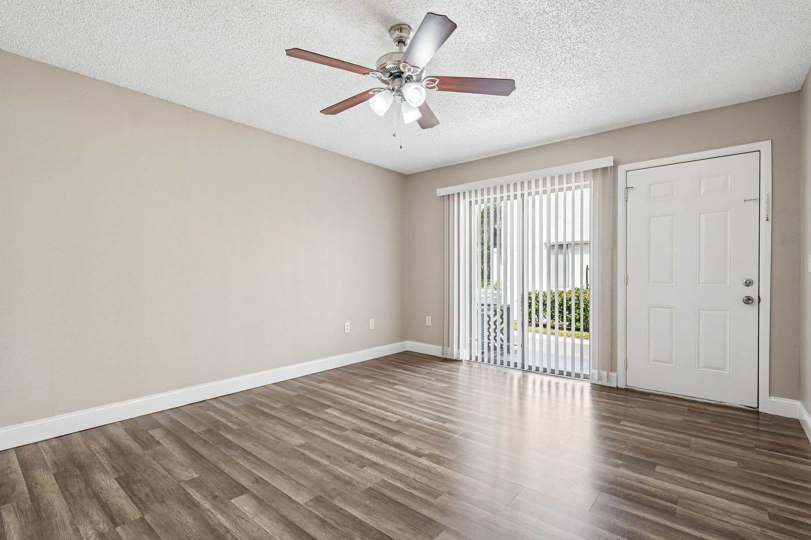 Orlando Condo: 4149 S Semoran Blvd #5