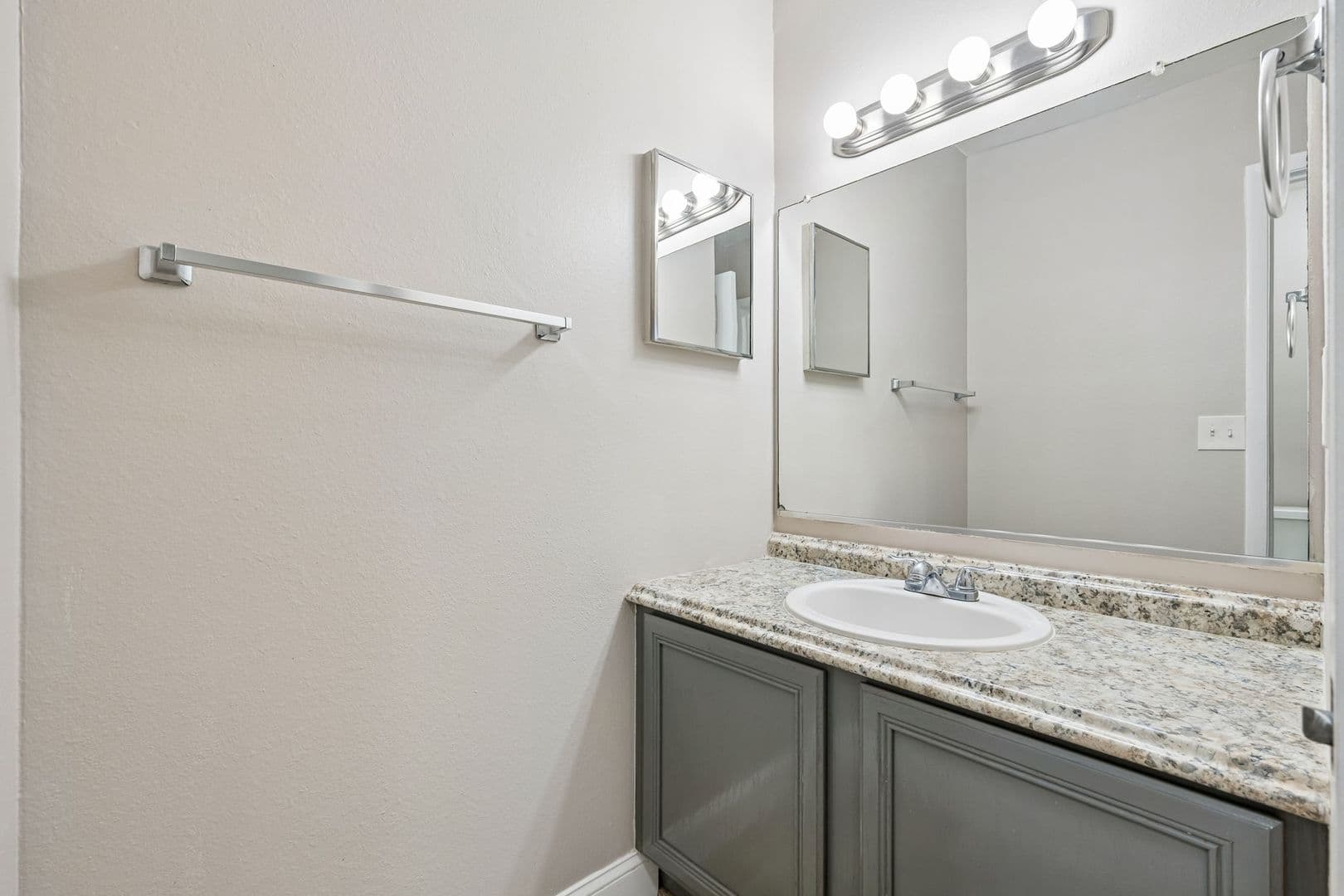 Orlando Condo: 4149 S Semoran Blvd #5