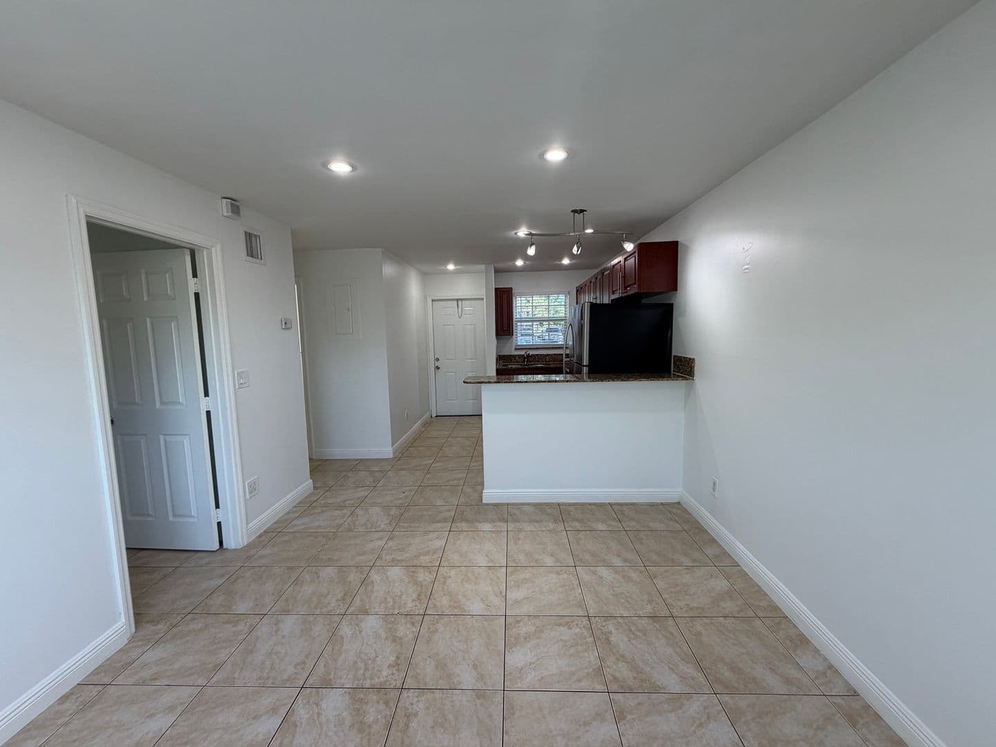 Davie Apartment: 5621, 5661 & 5841 SW 36th Court