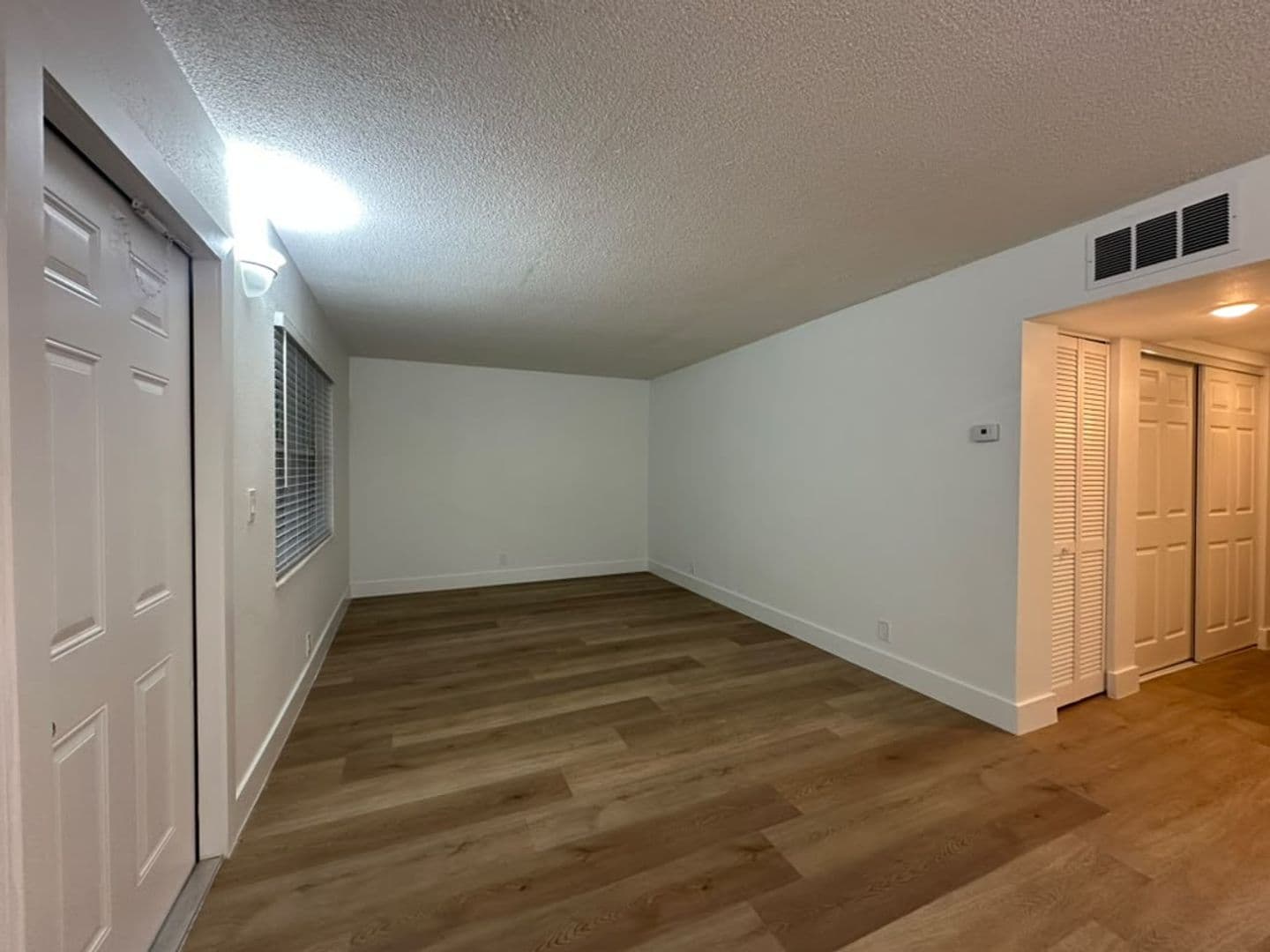 Hollywood Apartment: 2500 Johnson Street