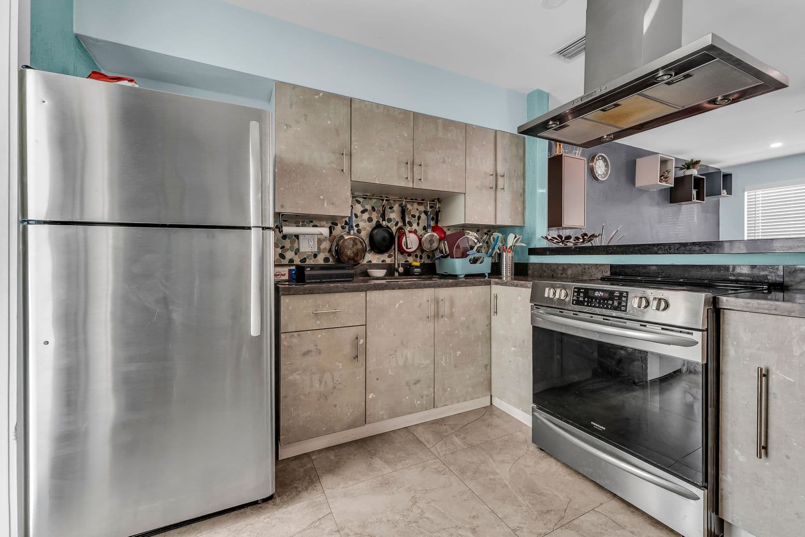 Oakland Park Apartment: 4008-4018 NW 5th Ave