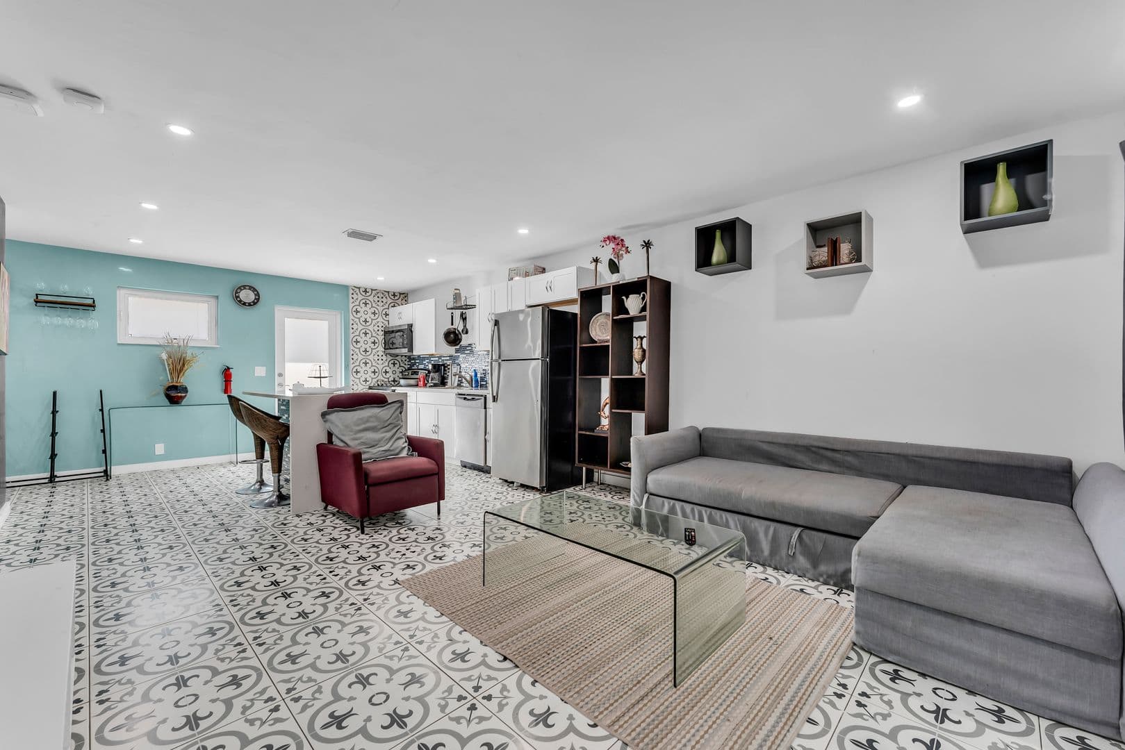 Oakland Park Apartment: 4008-4018 NW 5th Ave