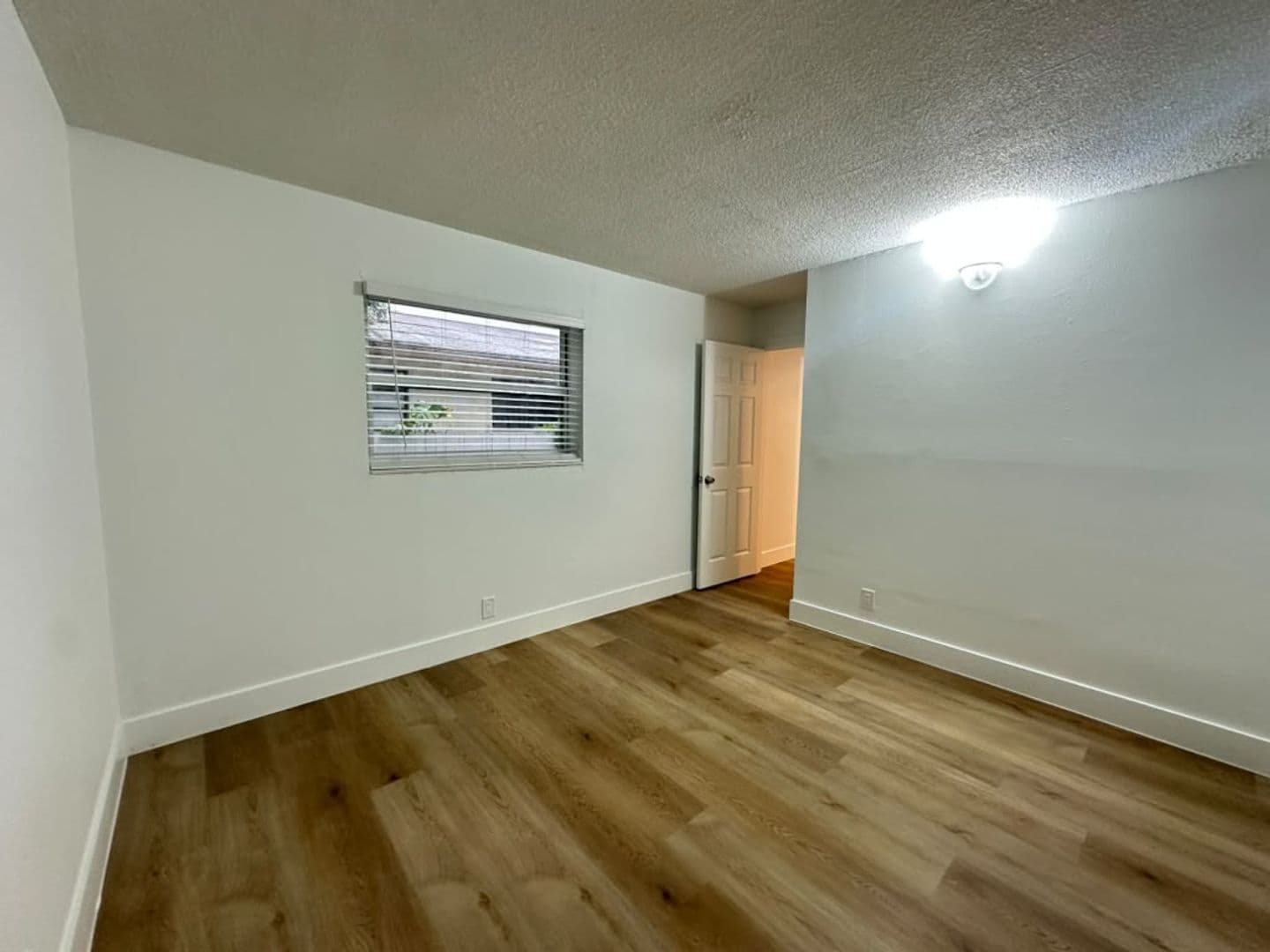 Hollywood Apartment: 2500 Johnson Street