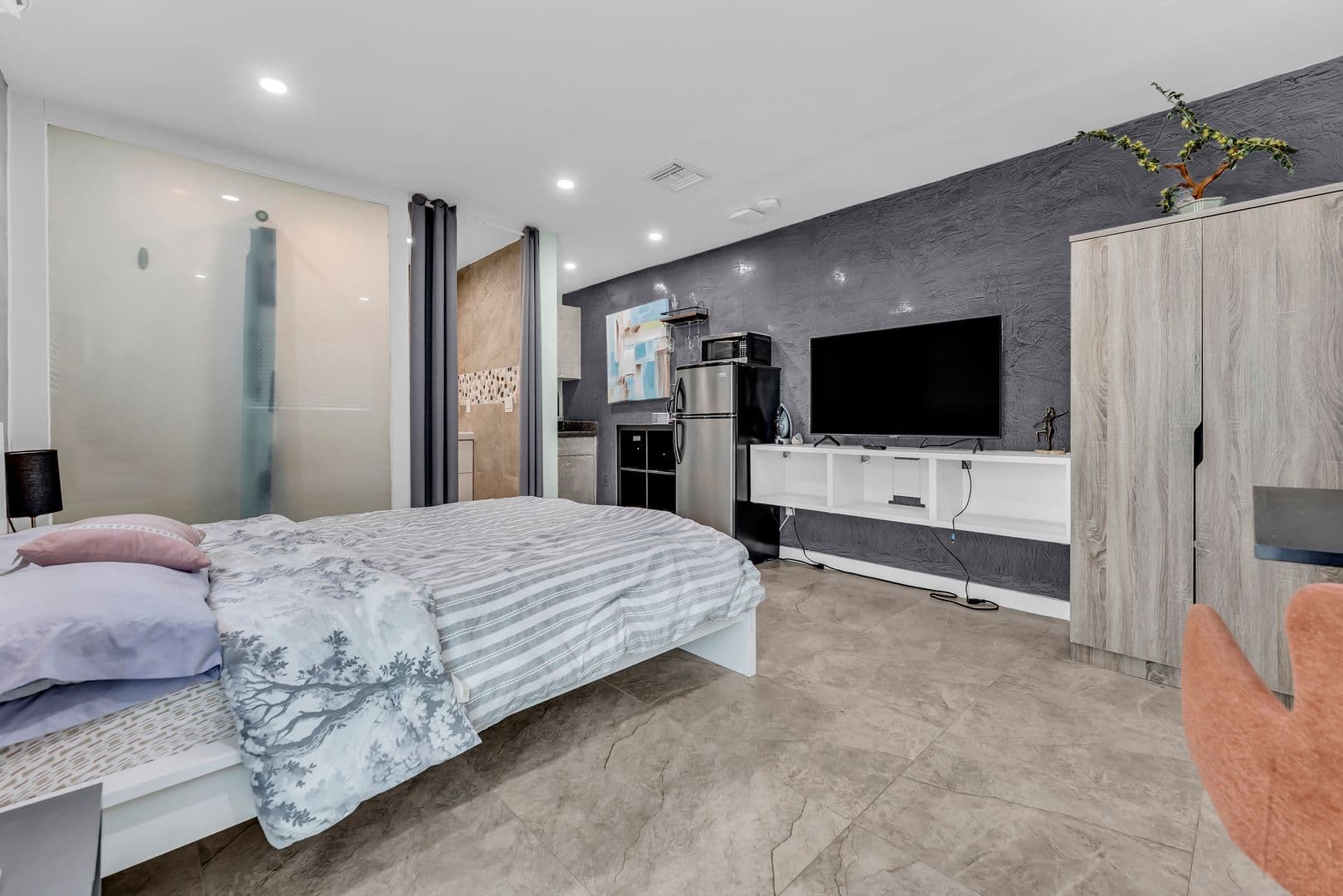 Oakland Park Apartment: 4008-4018 NW 5th Ave