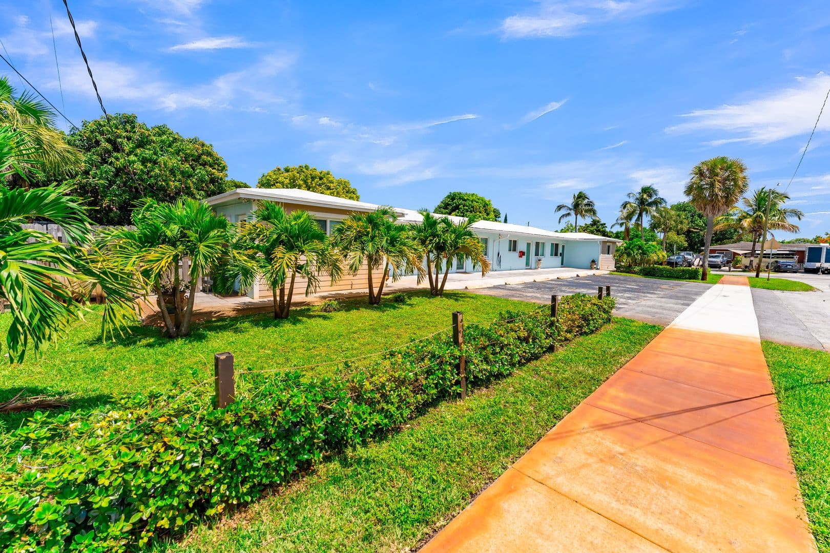 Oakland Park Apartment: 4008-4018 NW 5th Ave